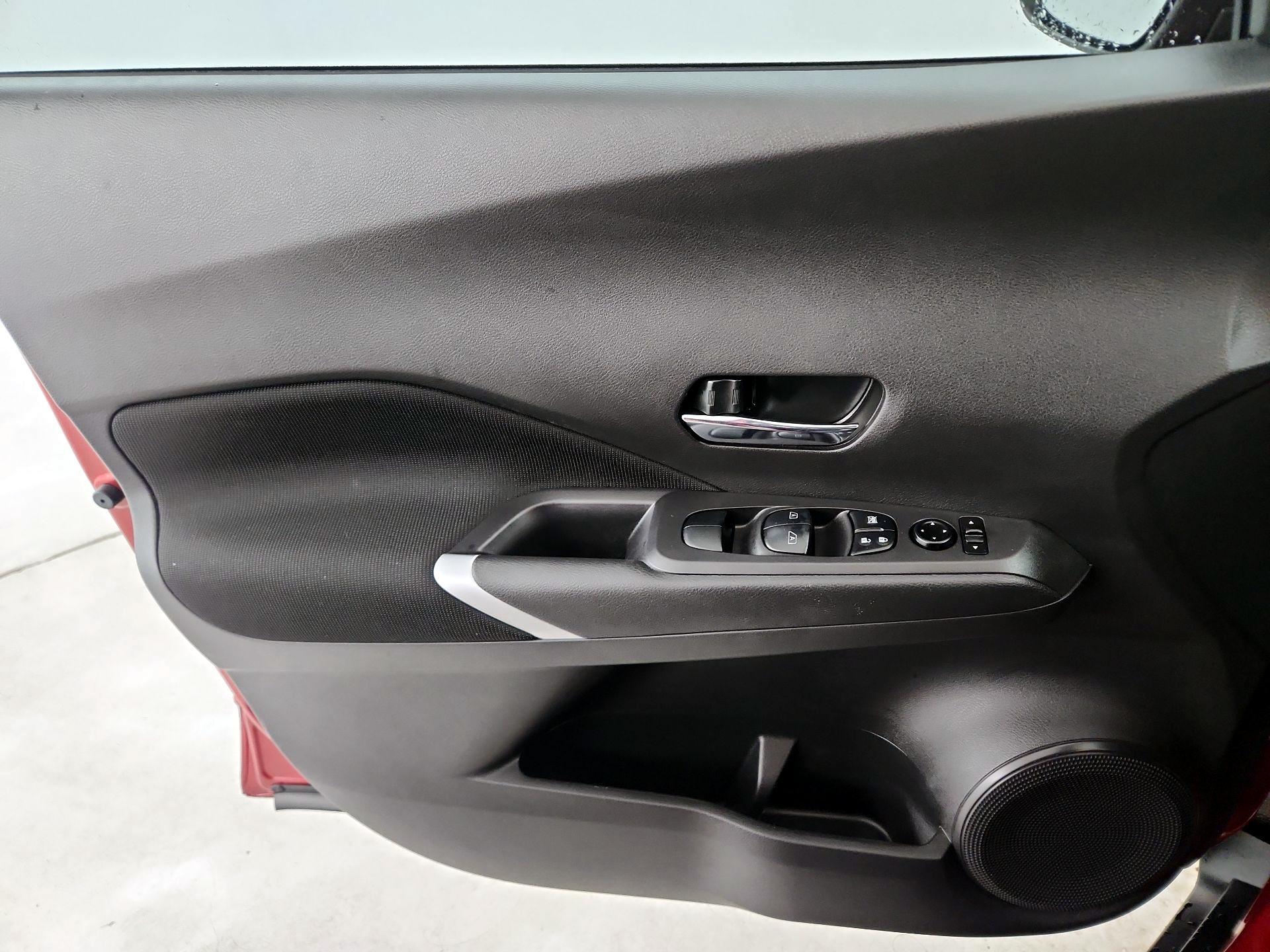 Thumbnail: 2023 Nissan Kicks - 12