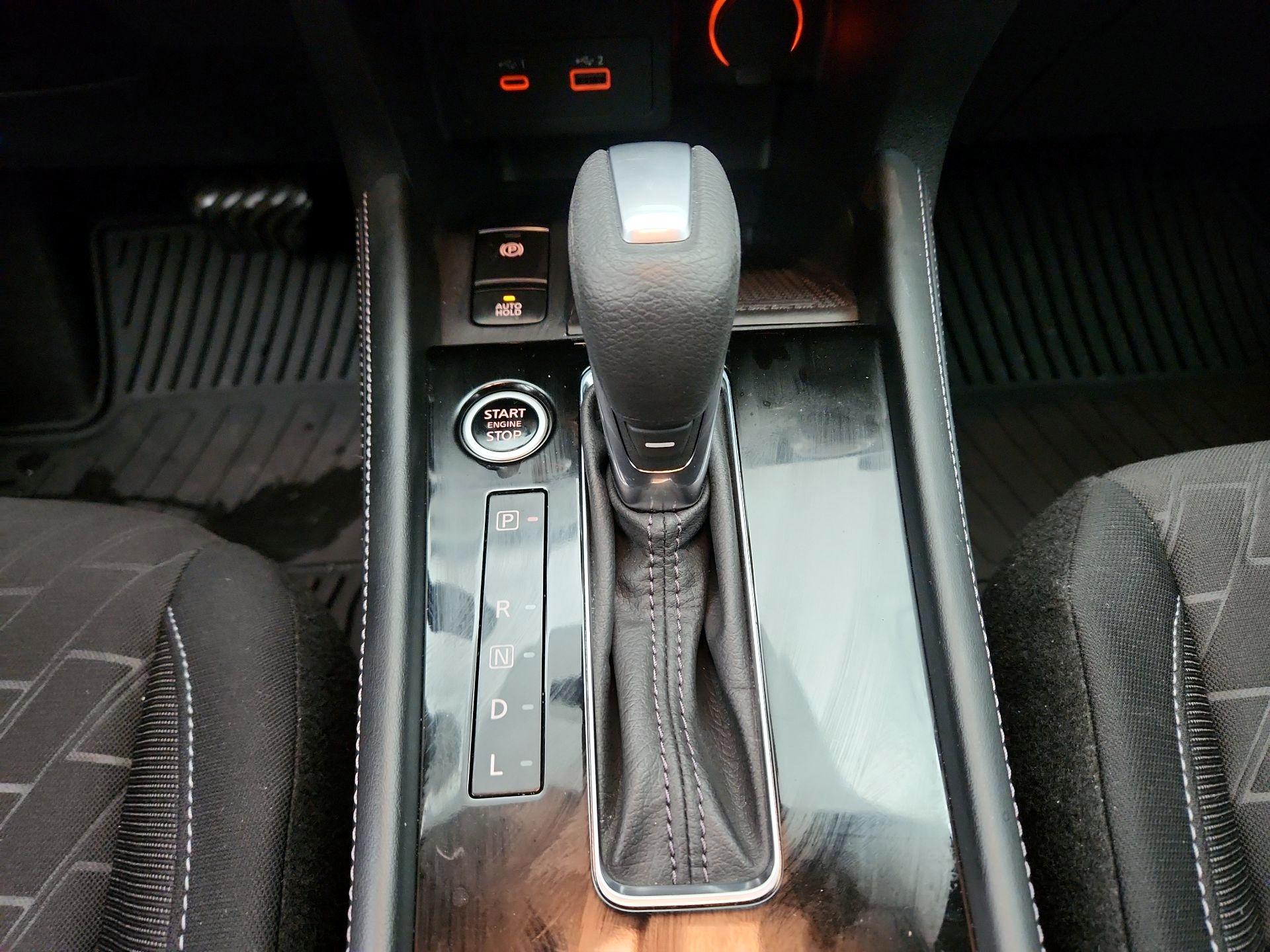 Thumbnail: 2023 Nissan Kicks - 16