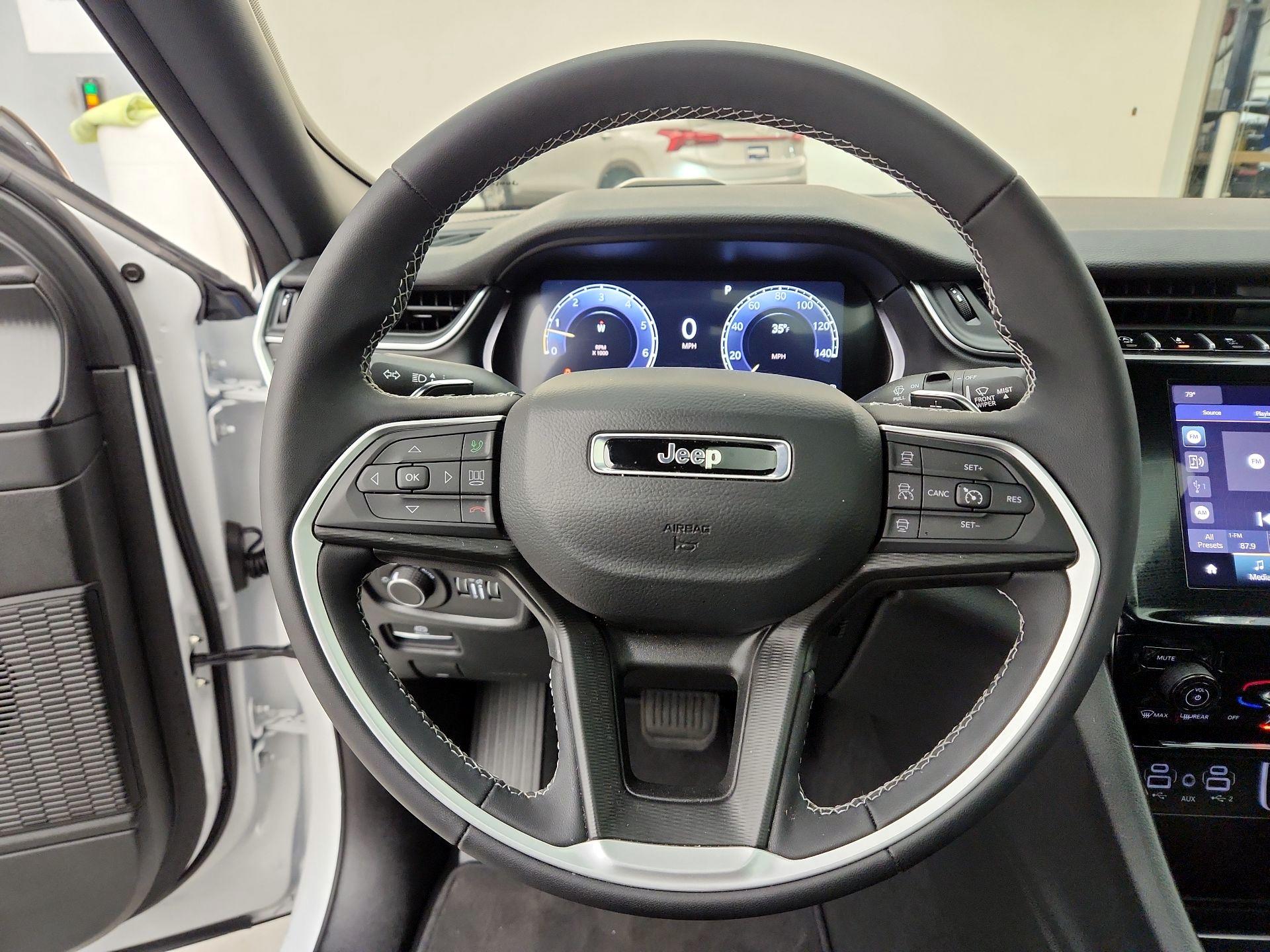 Thumbnail: 2025 Jeep Grand Cherokee - 10