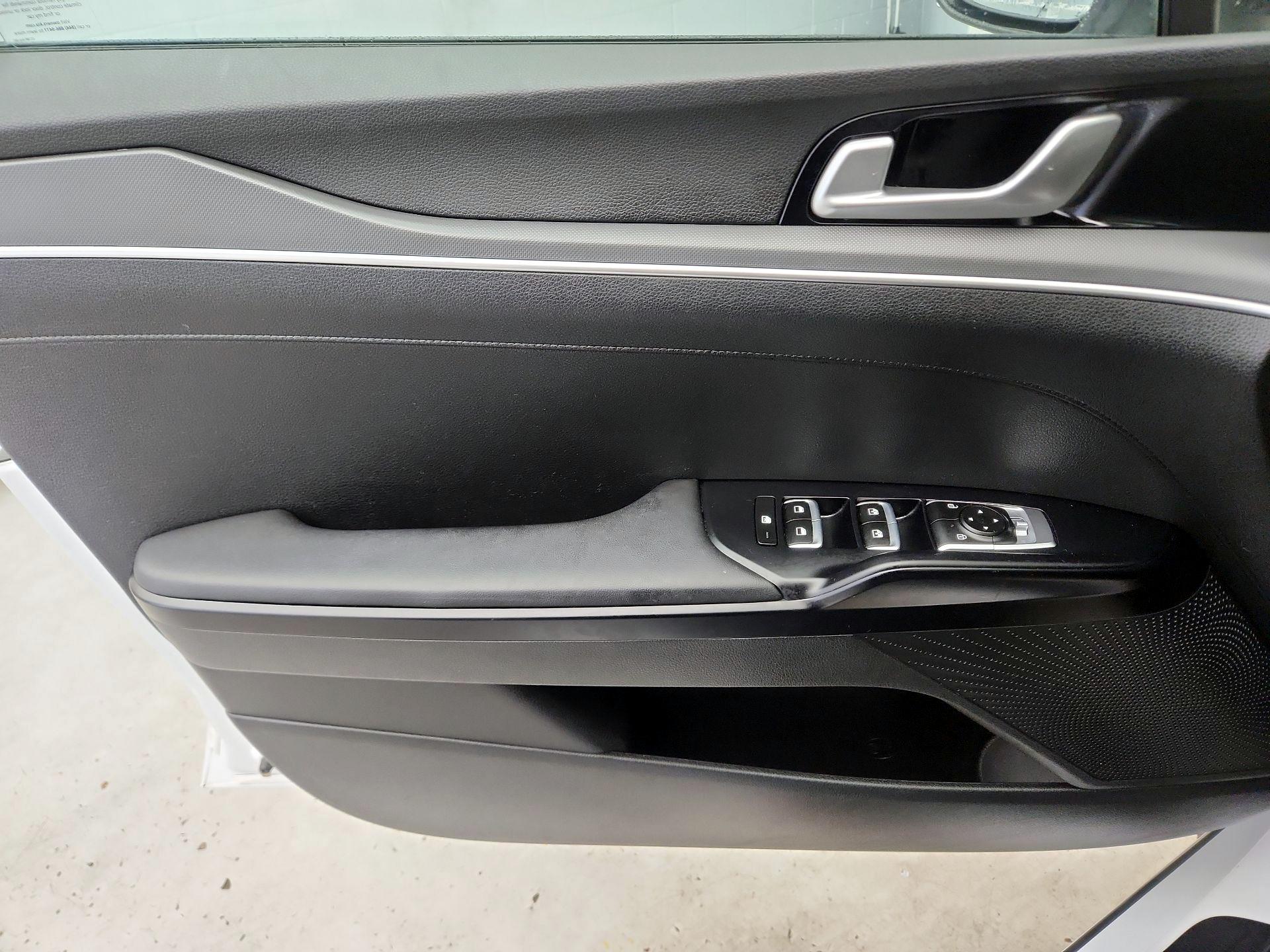 Thumbnail: 2022 Kia K5 - 12