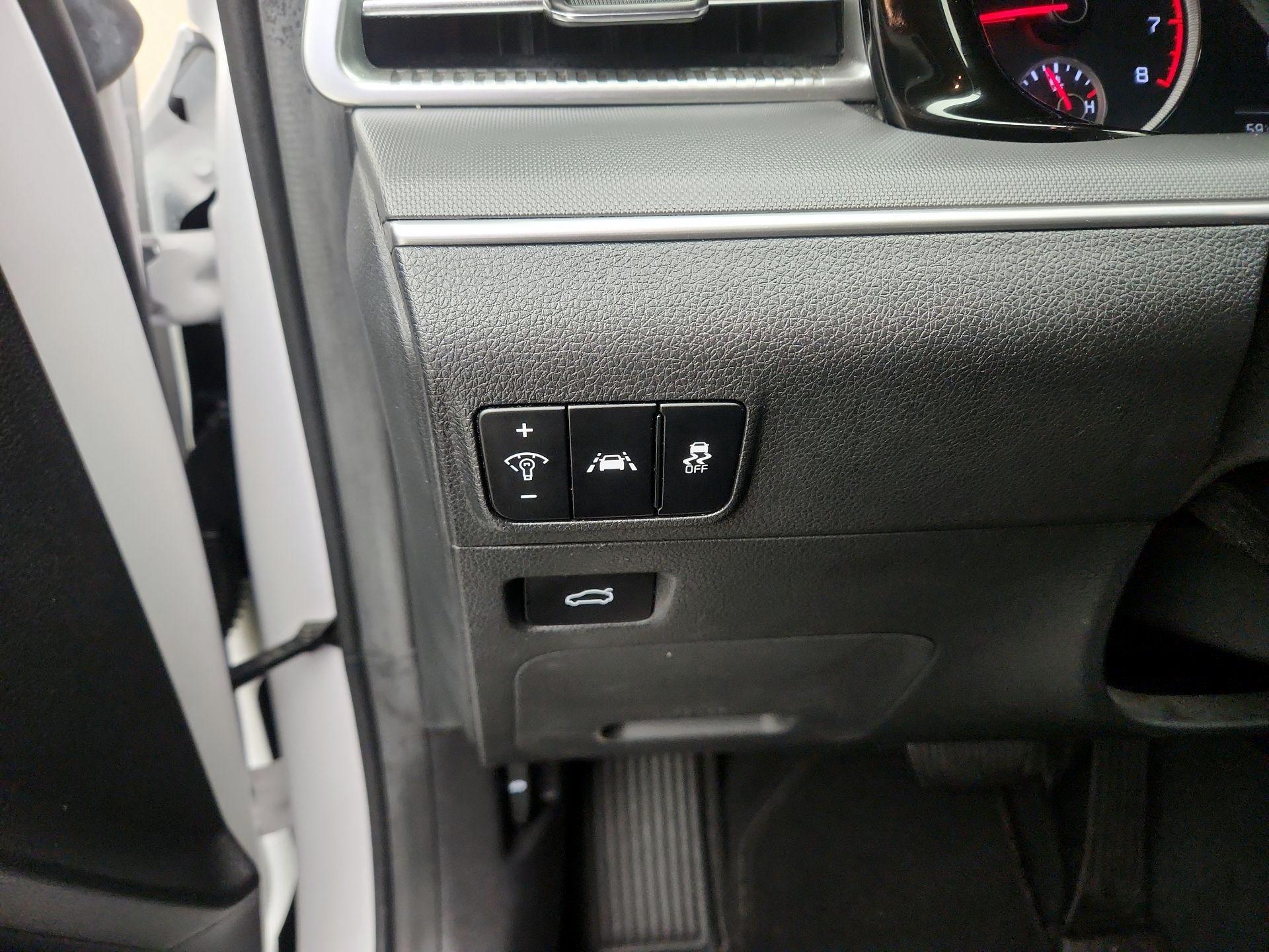 Thumbnail: 2022 Kia K5 - 13