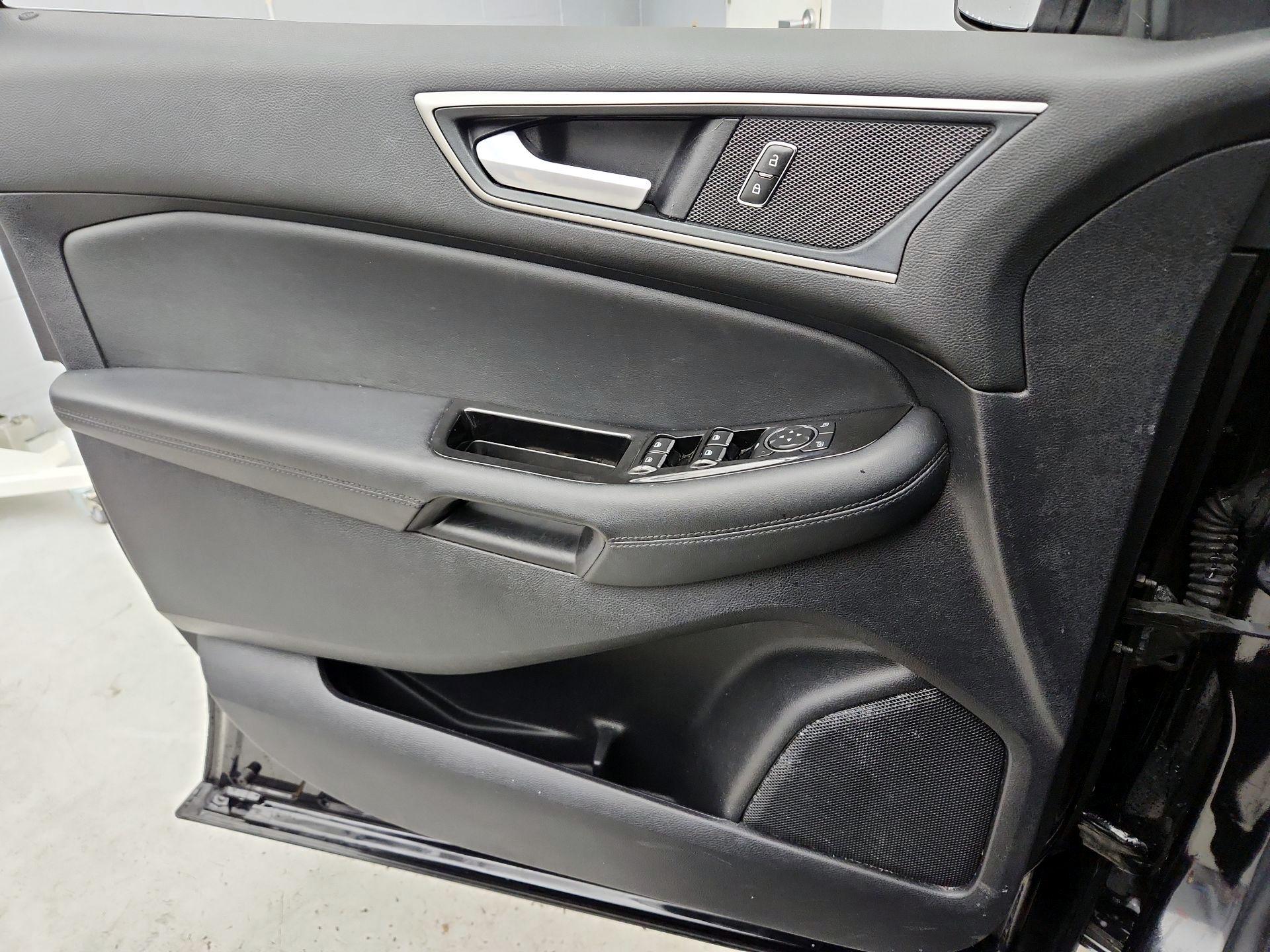 Thumbnail: 2020 Ford Edge - 12