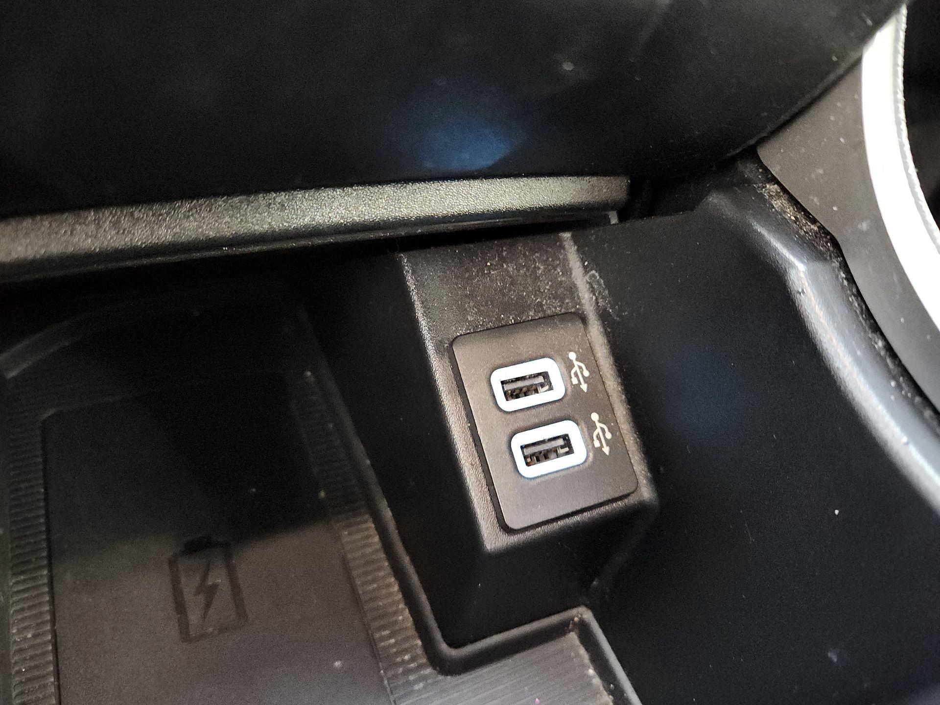 Thumbnail: 2020 Ford Edge - 18