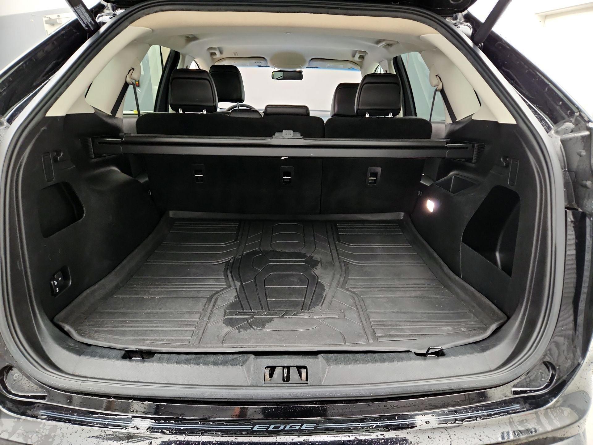 Thumbnail: 2020 Ford Edge - 20