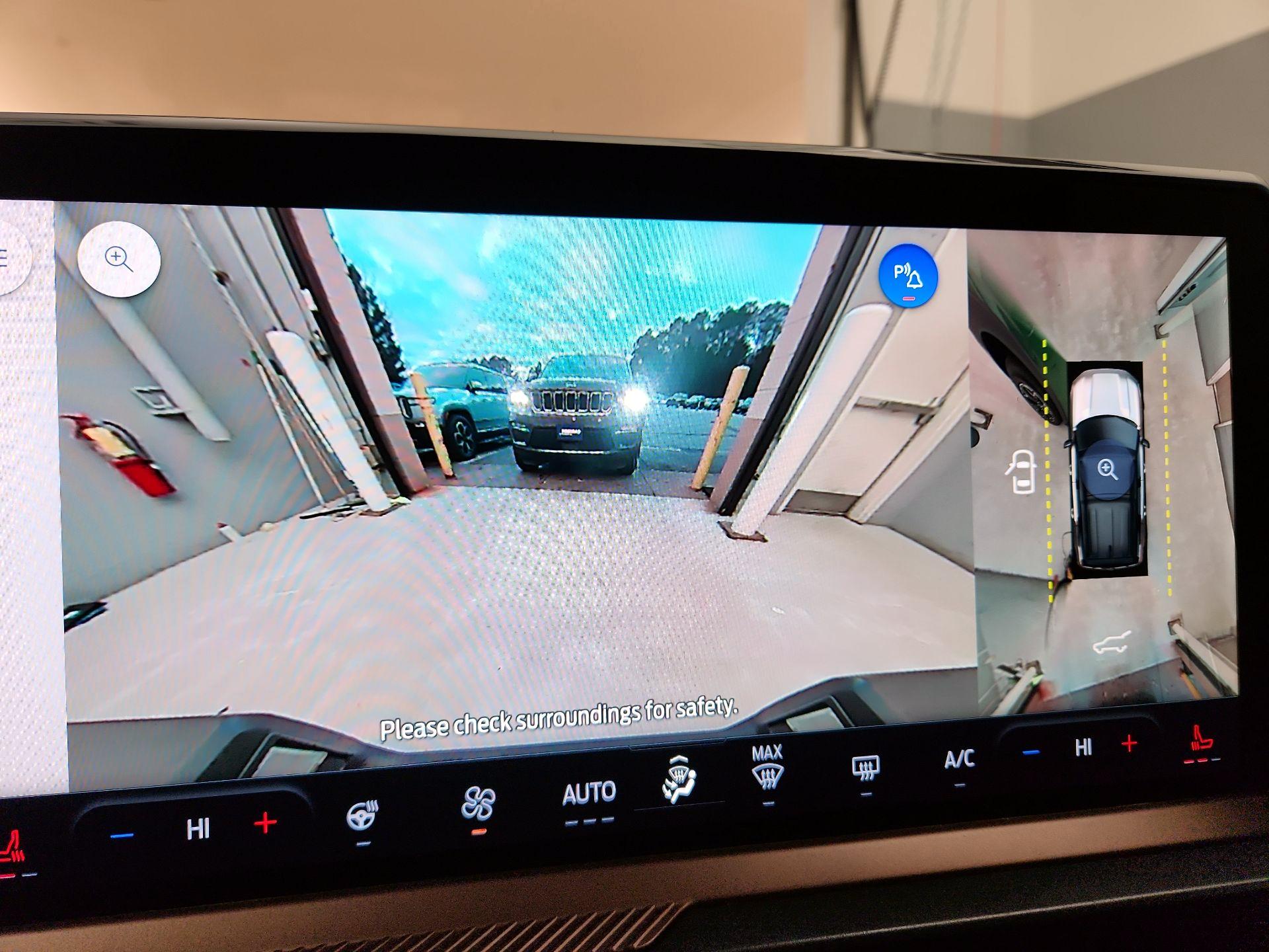 Thumbnail: 2025 Ford Bronco Sport - 15