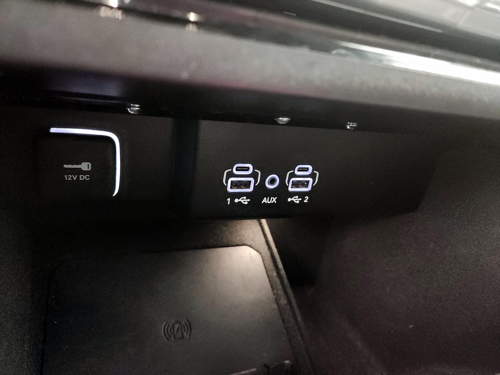 Thumbnail: 2023 Jeep Wagoneer - 19