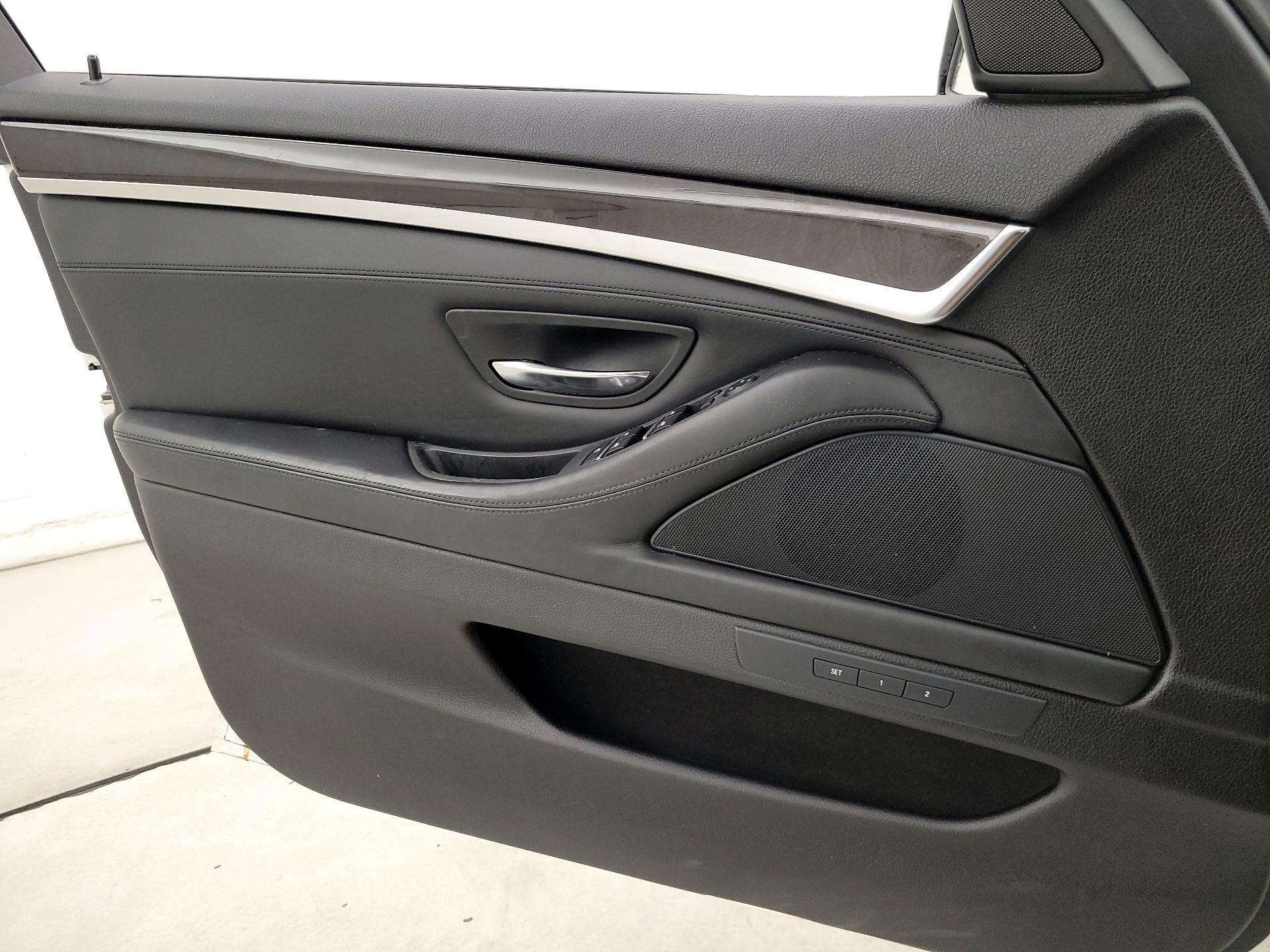 Thumbnail: 2016 BMW 5 Series - 12