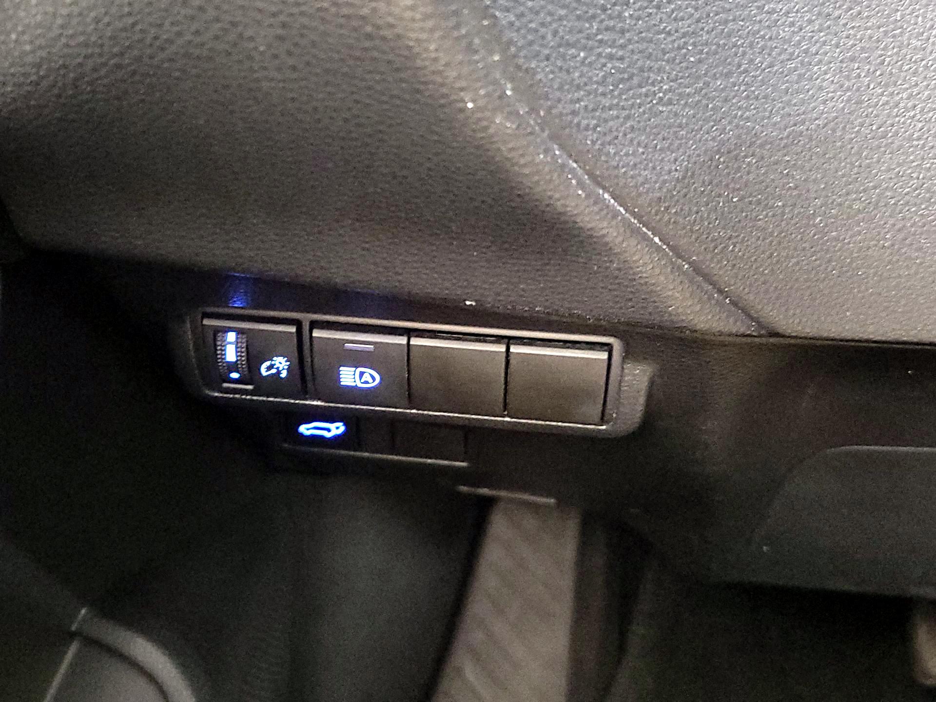 Thumbnail: 2022 Toyota Corolla Cross - 13