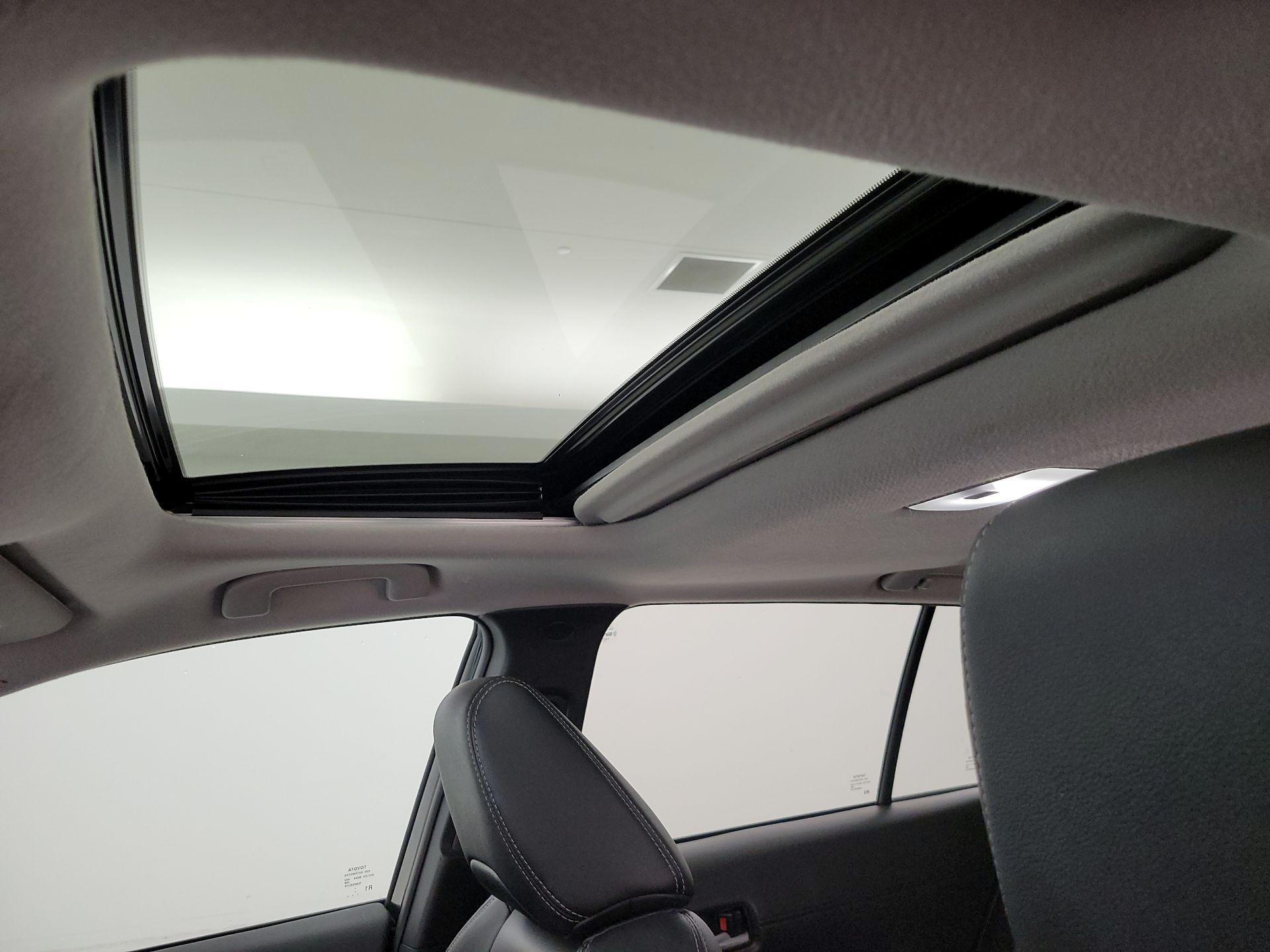 Thumbnail: 2022 Toyota Corolla Cross - 19