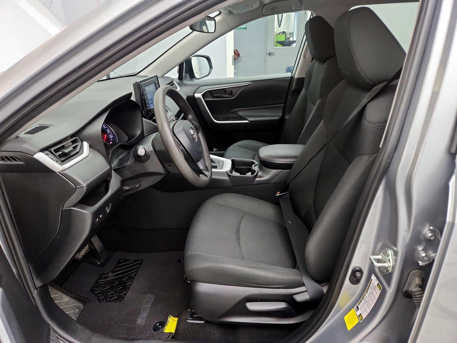 Thumbnail: 2020 Toyota RAV4 - 11