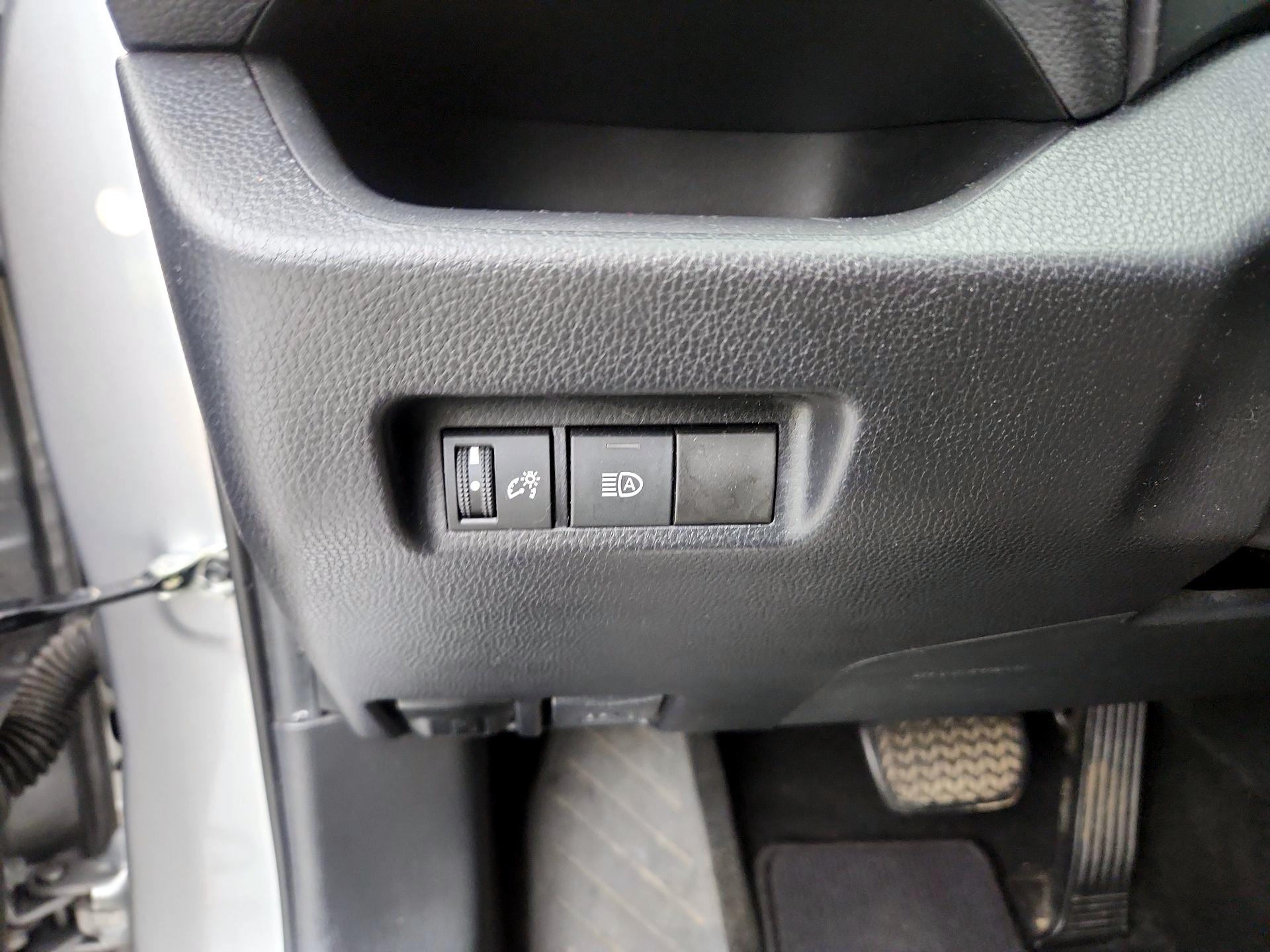 Thumbnail: 2020 Toyota RAV4 - 13