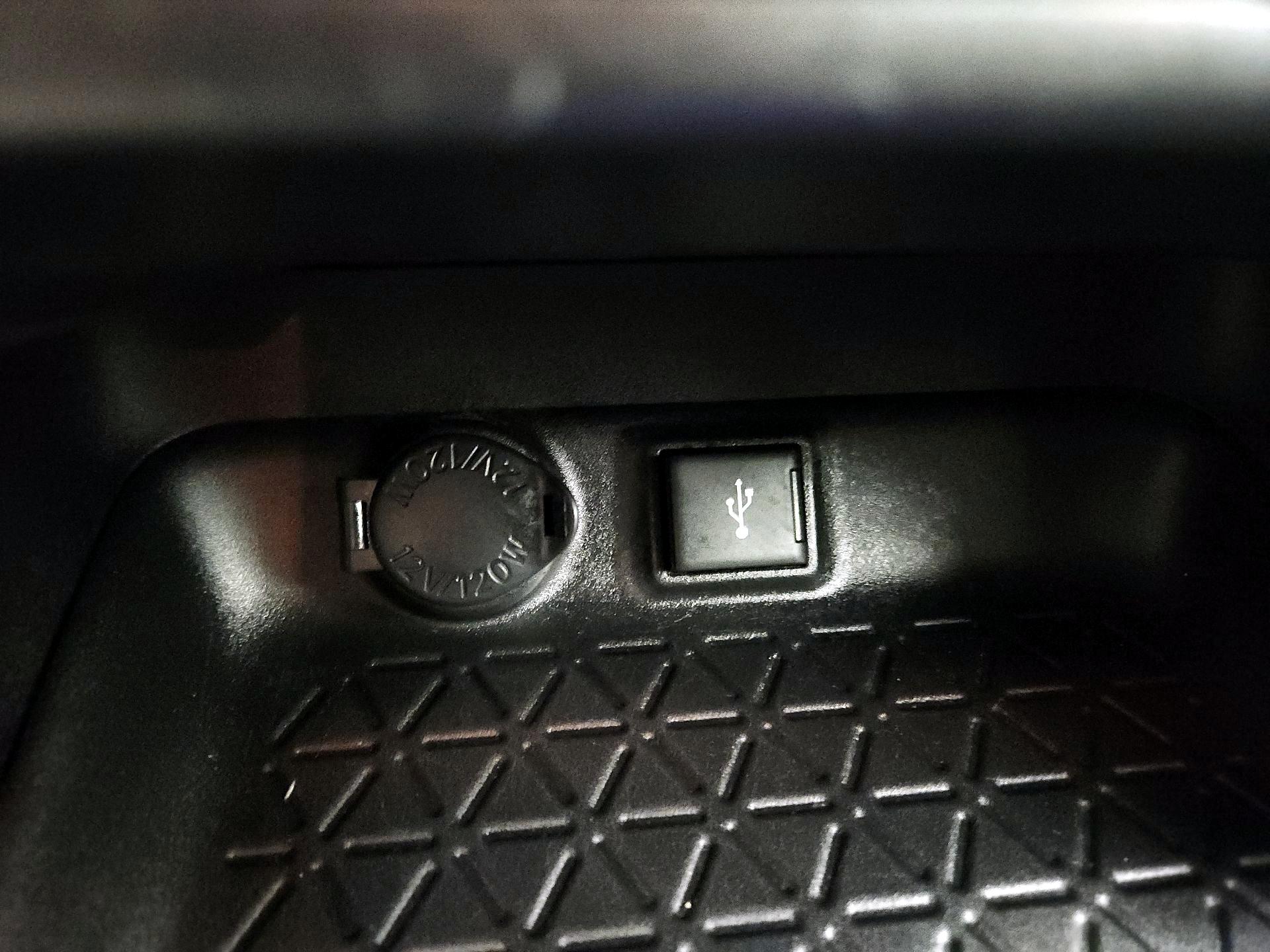 Thumbnail: 2020 Toyota RAV4 - 18