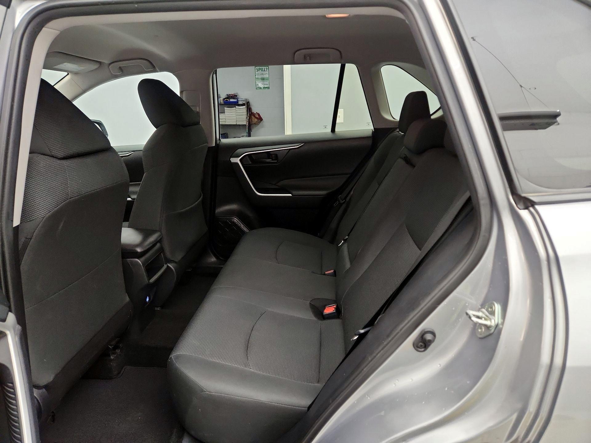 Thumbnail: 2020 Toyota RAV4 - 19