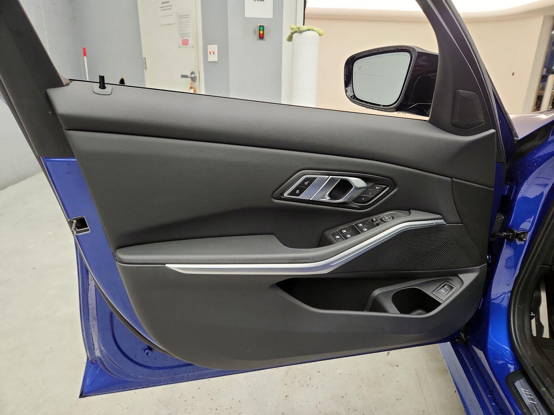 Thumbnail: 2023 BMW 3 Series - 12