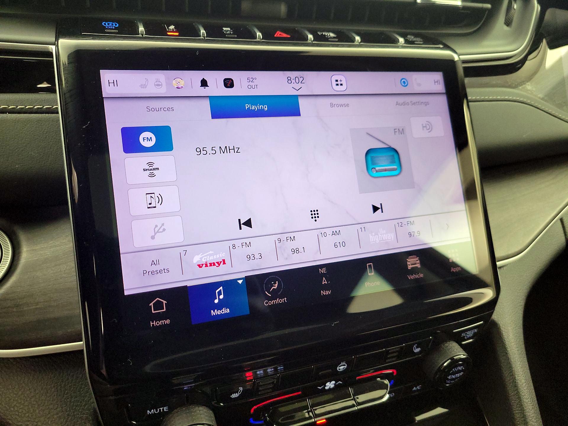 Thumbnail: 2022 Jeep Grand Cherokee - 16