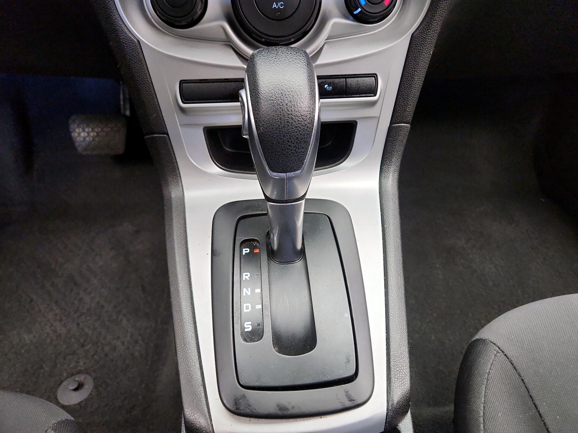 Thumbnail: 2016 Ford Fiesta - 16