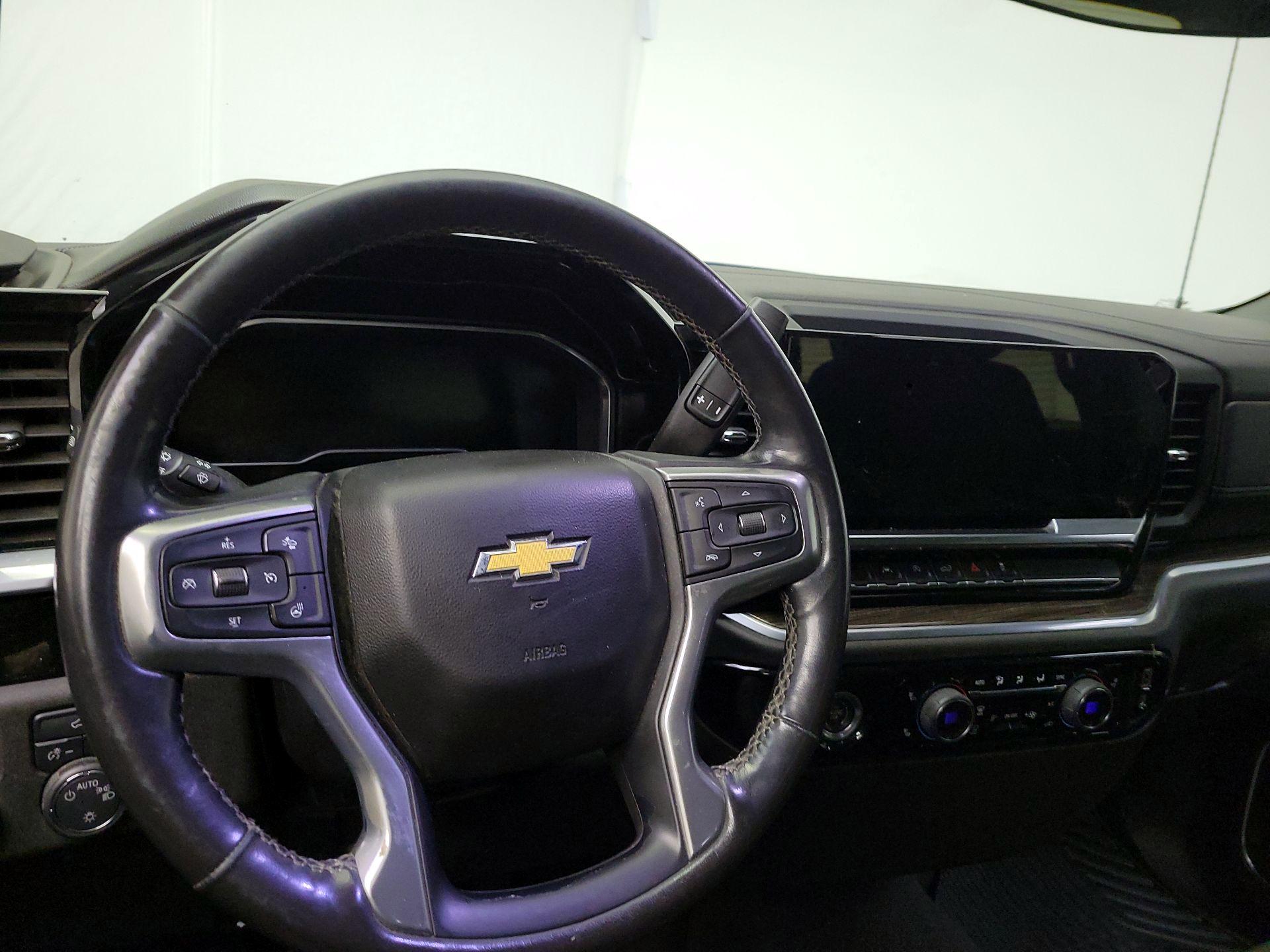 Thumbnail: 2022 Chevrolet Silverado 1500 - 10