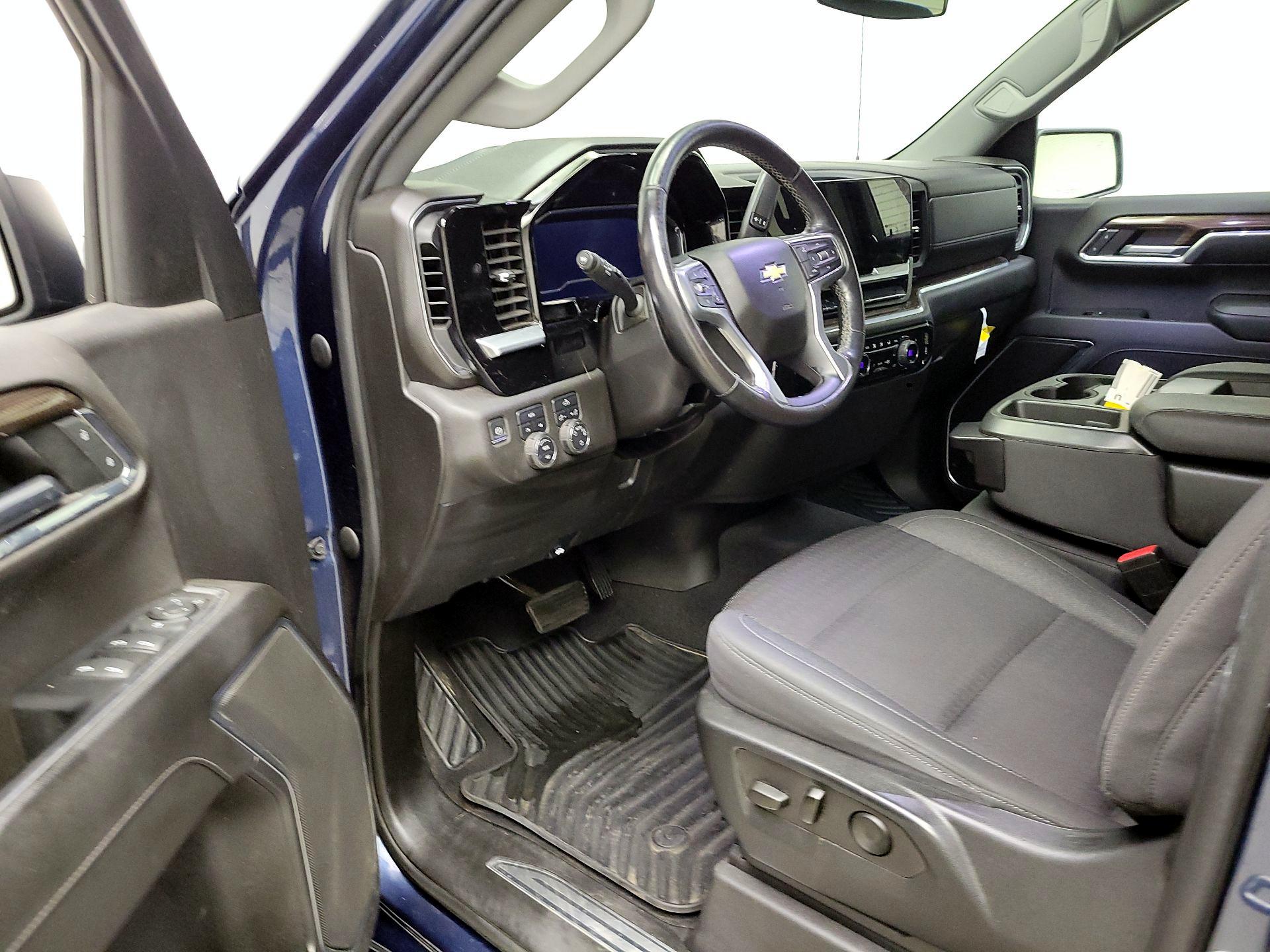 Thumbnail: 2022 Chevrolet Silverado 1500 - 11