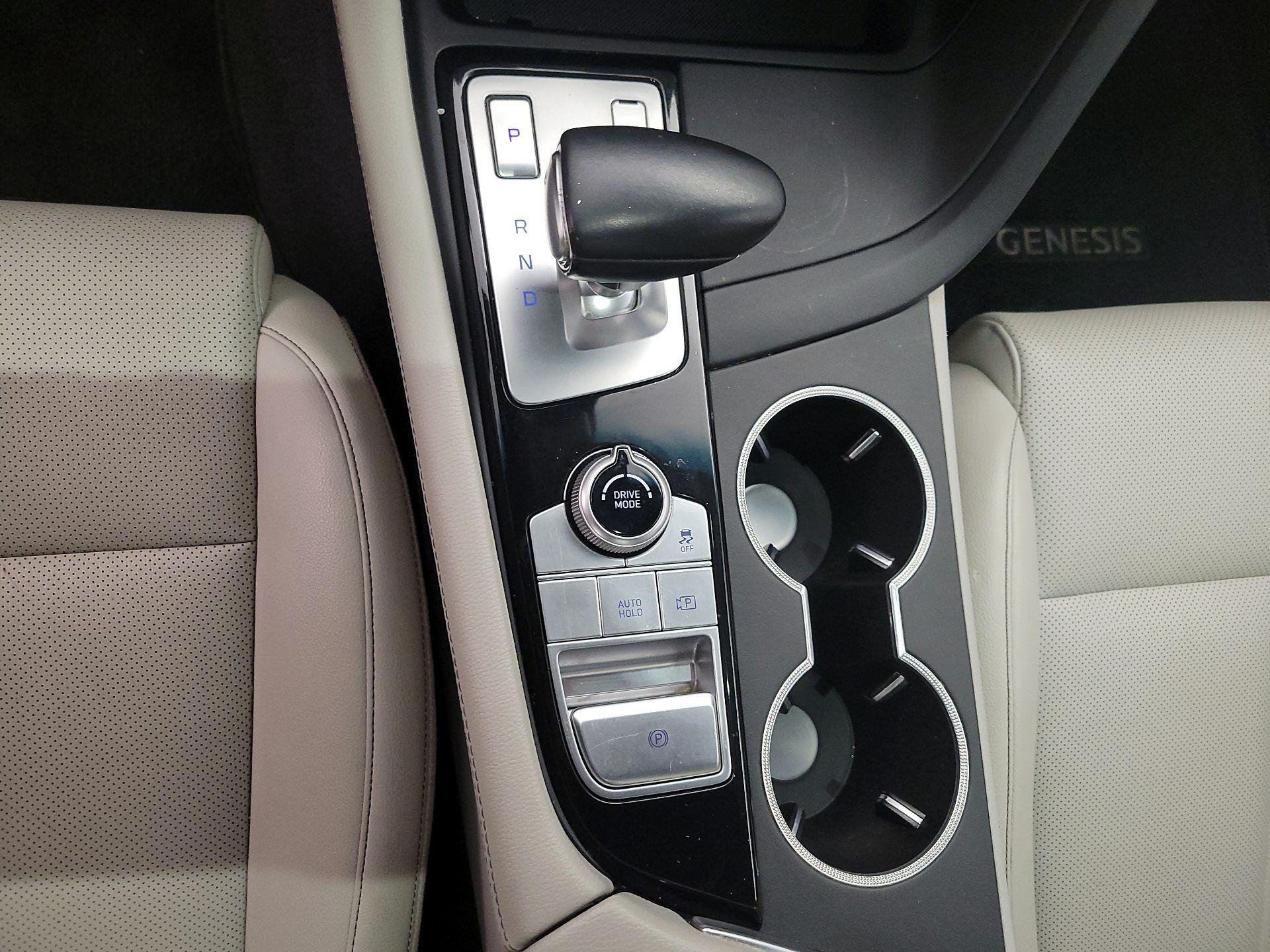 Thumbnail: 2022 Genesis G70 - 17