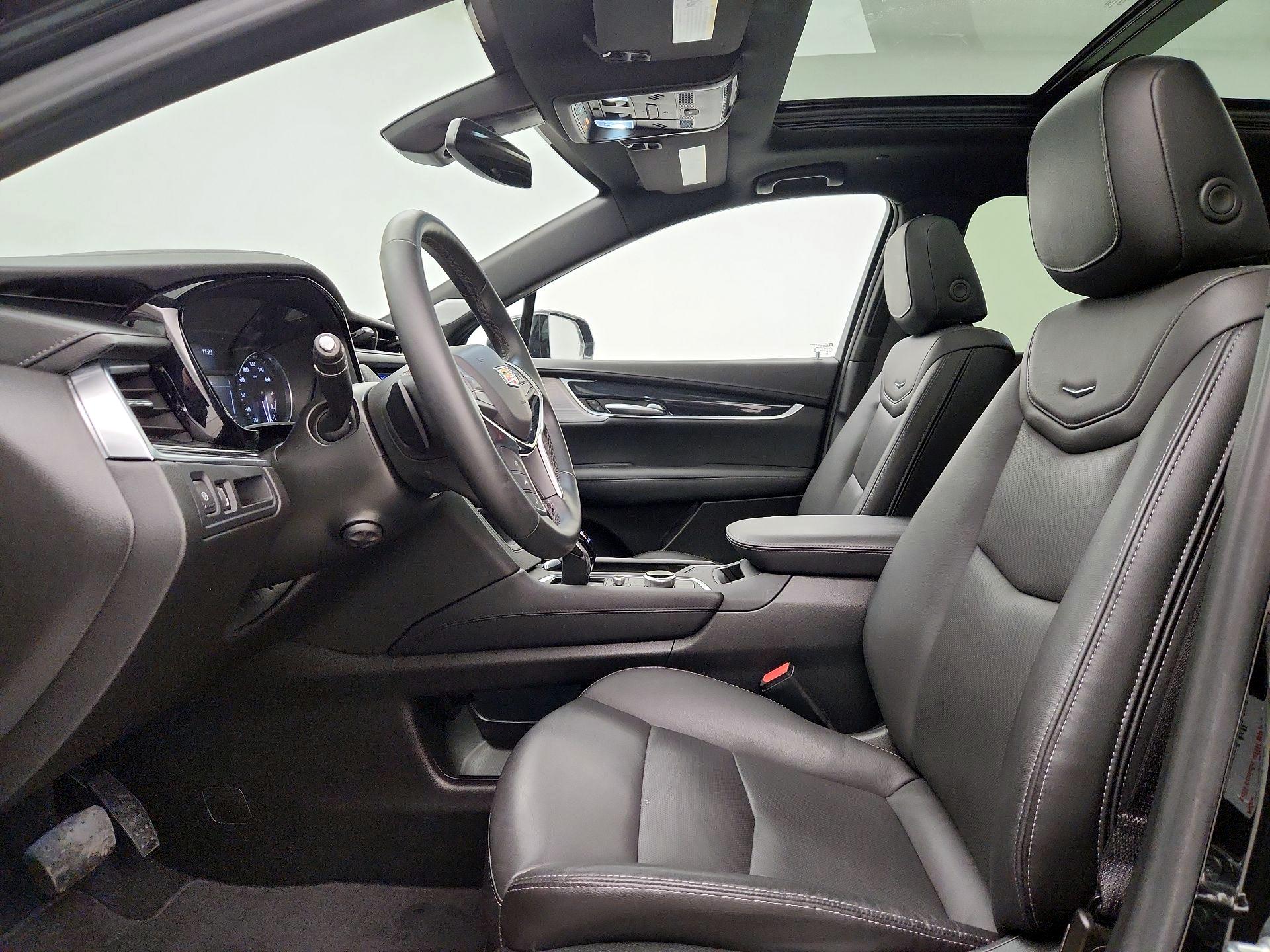 Thumbnail: 2025 Cadillac XT5 - 11