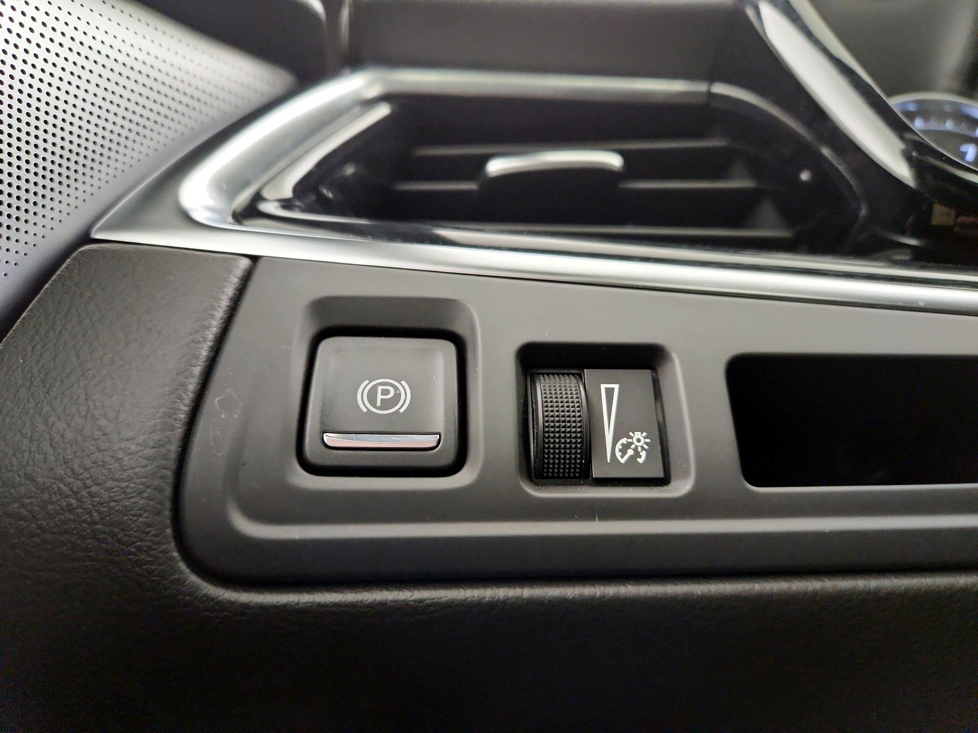 Thumbnail: 2025 Cadillac XT5 - 13