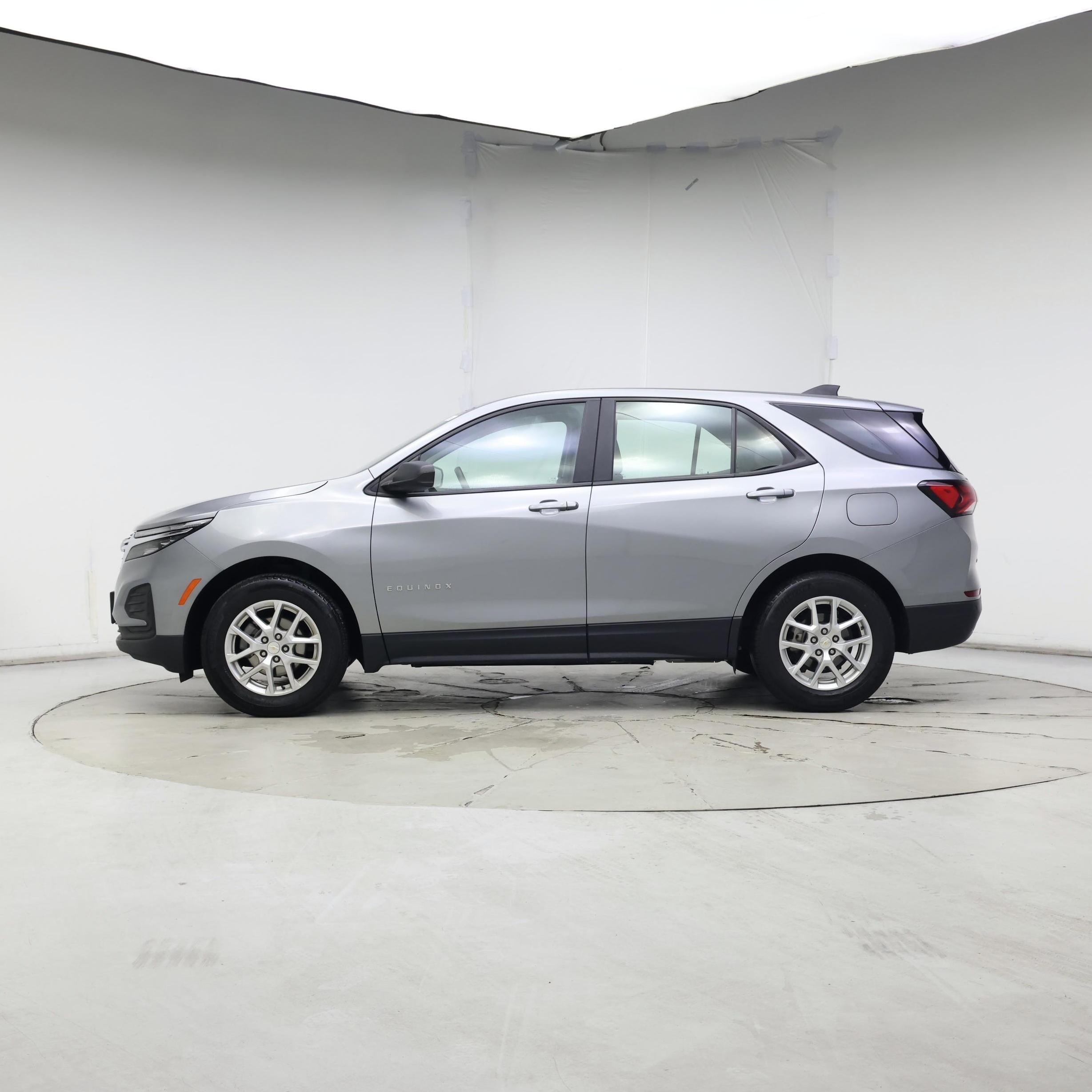 Thumbnail: 2023 Chevrolet Equinox - 3