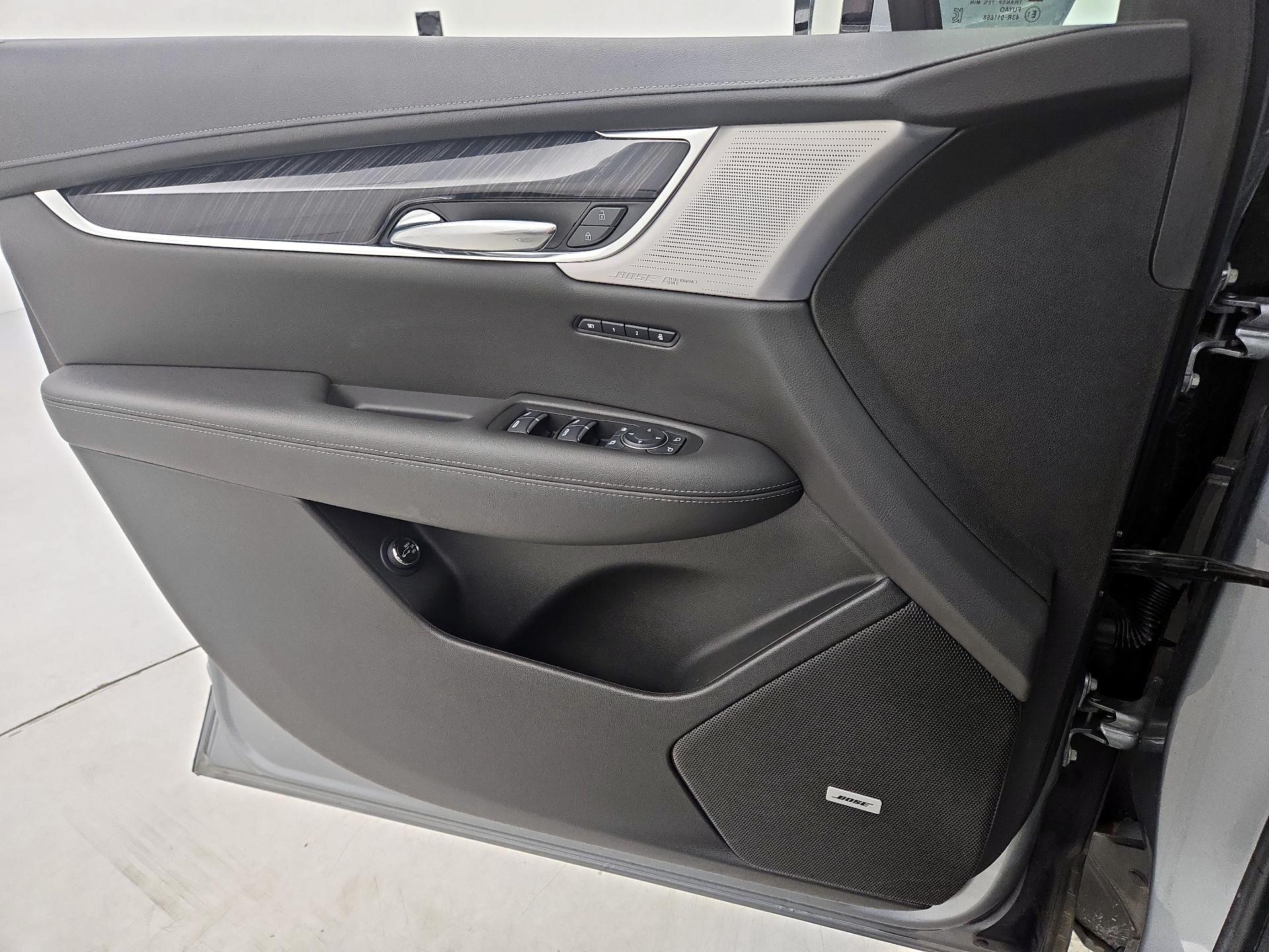 Thumbnail: 2025 Cadillac XT6 - 12