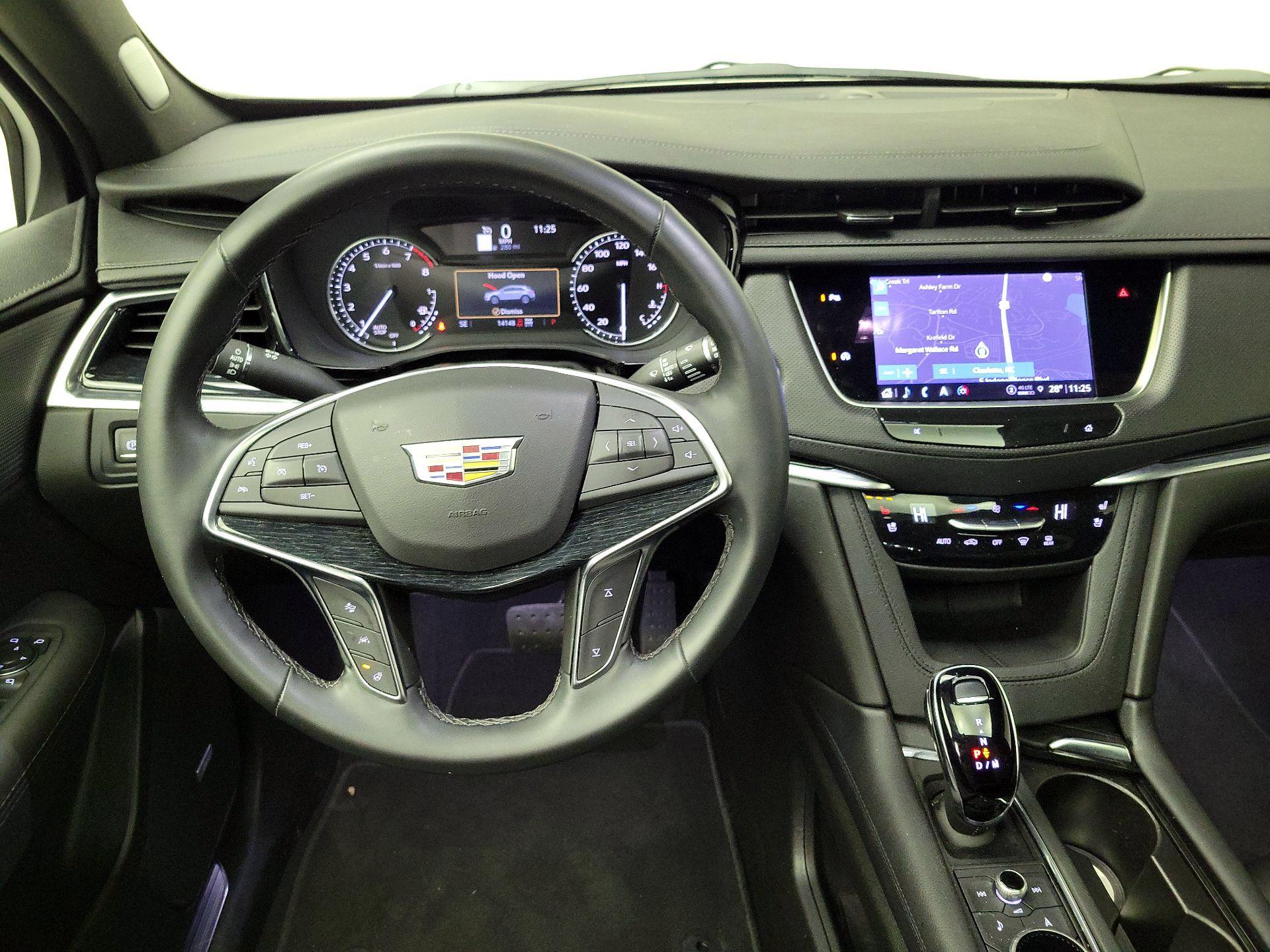 Thumbnail: 2025 Cadillac XT5 - 10