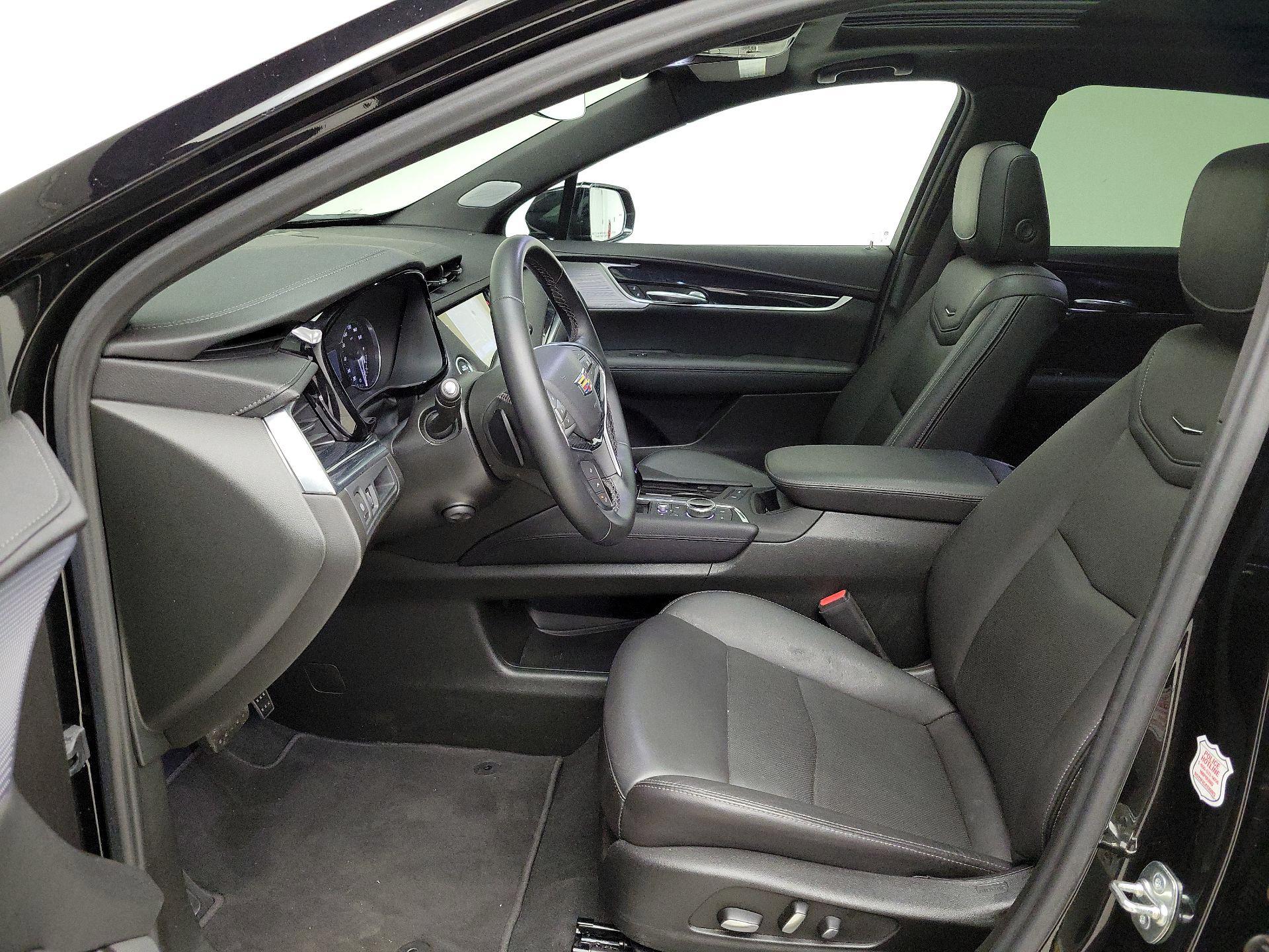 Thumbnail: 2025 Cadillac XT5 - 11