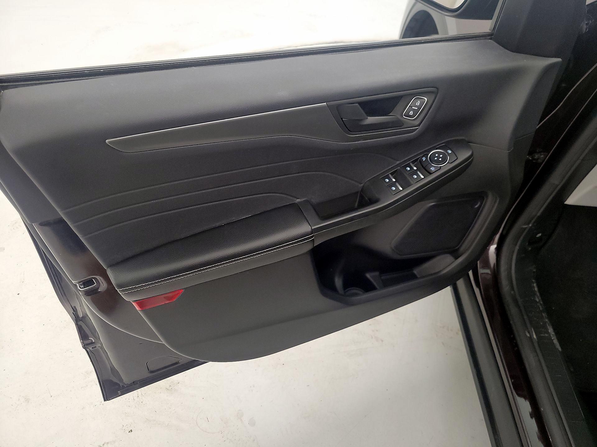 Thumbnail: 2023 Ford Escape - 12