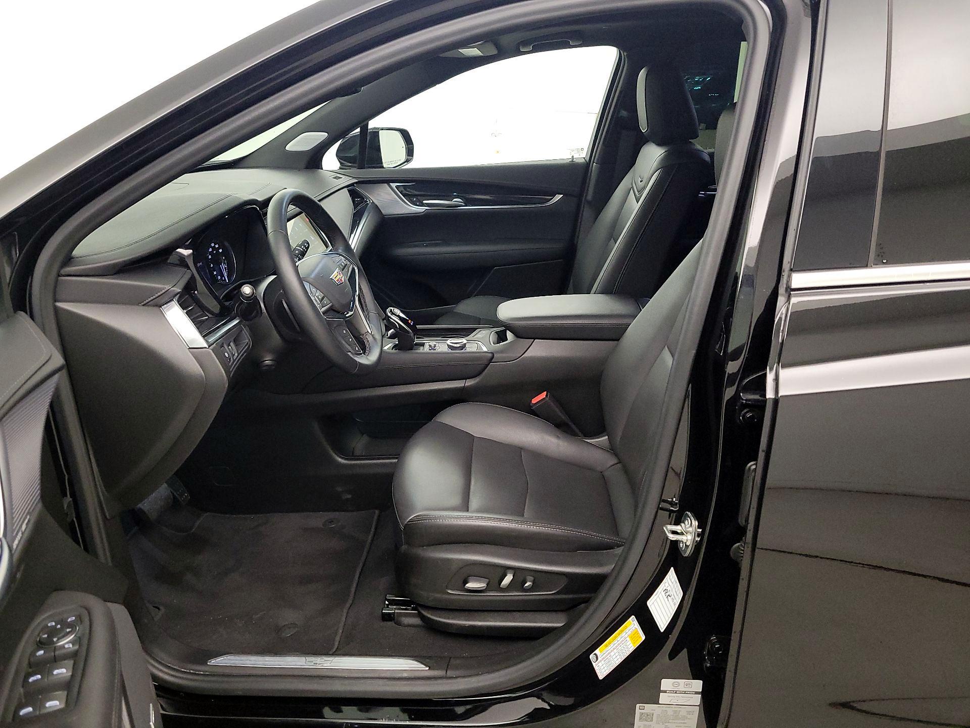 Thumbnail: 2025 Cadillac XT5 - 11