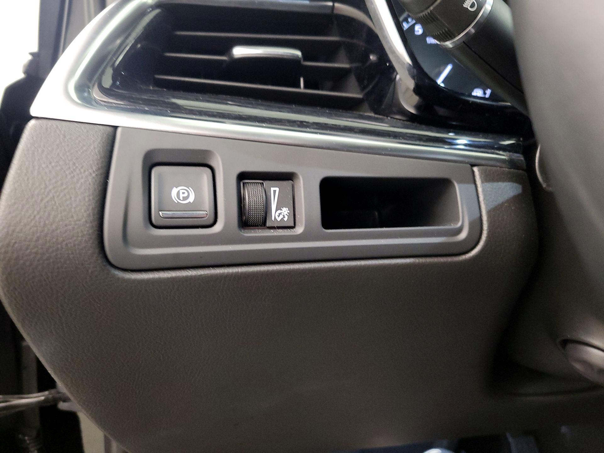 Thumbnail: 2025 Cadillac XT5 - 13