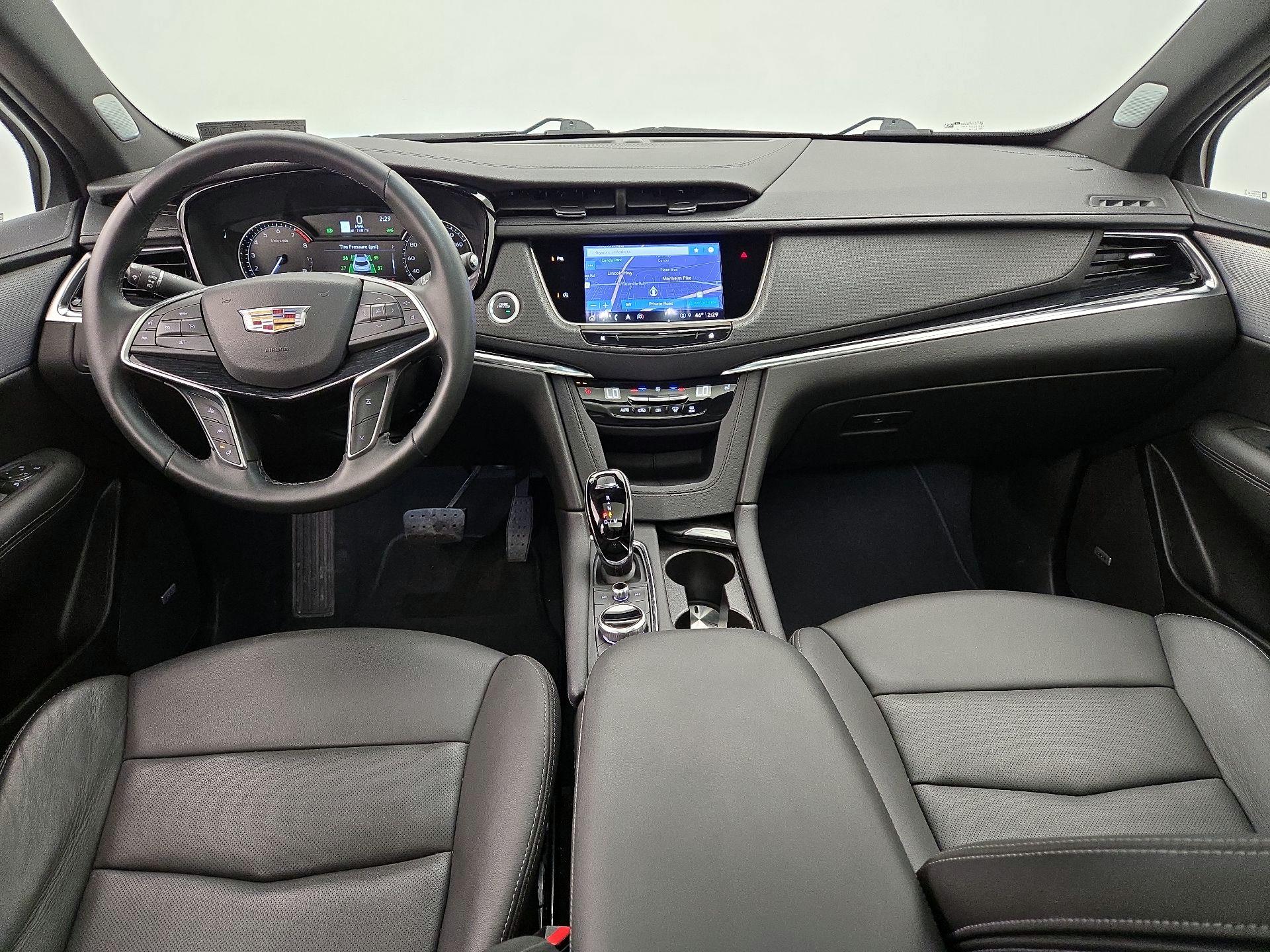 Thumbnail: 2025 Cadillac XT5 - 9