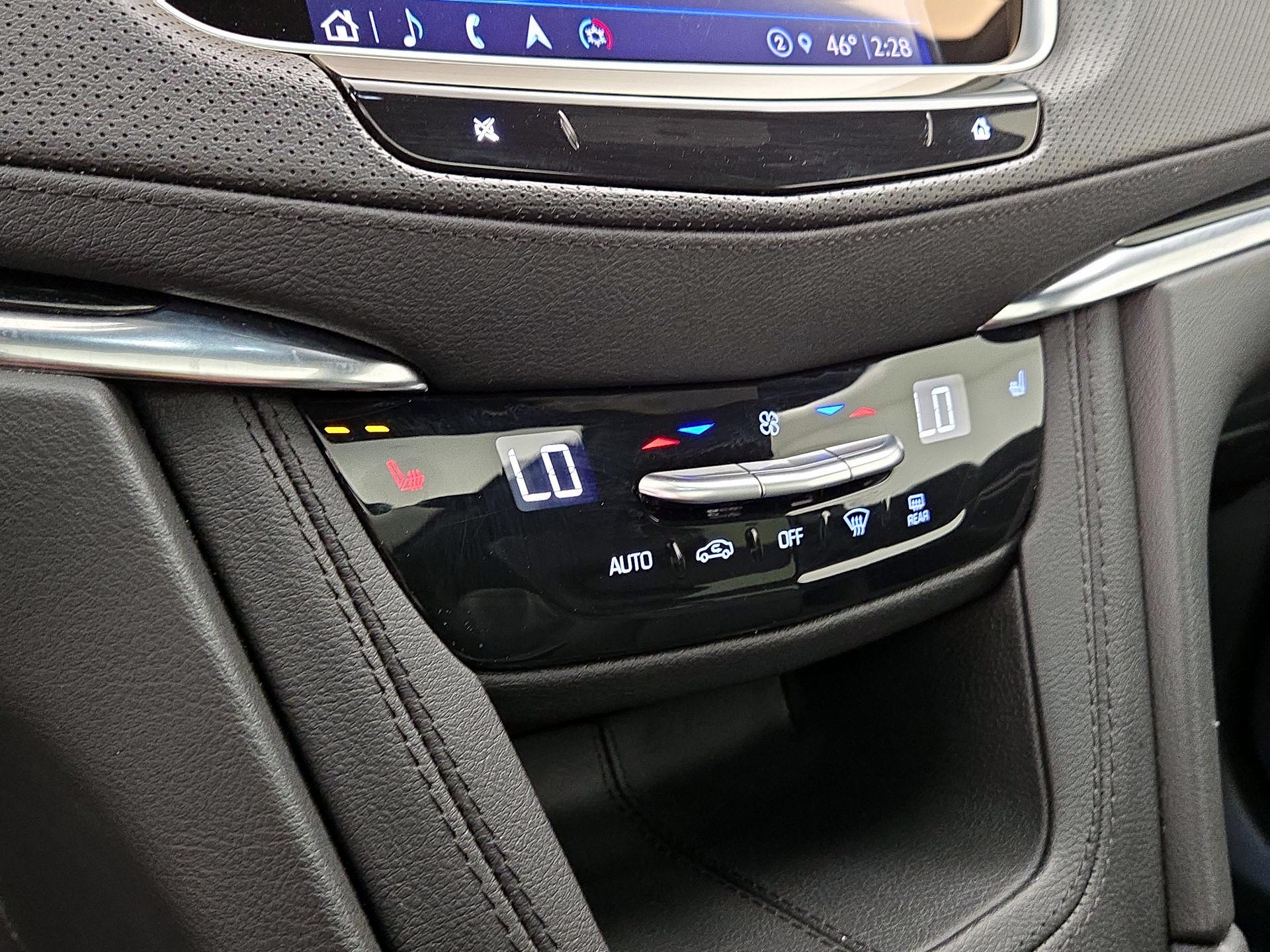 Thumbnail: 2025 Cadillac XT5 - 17