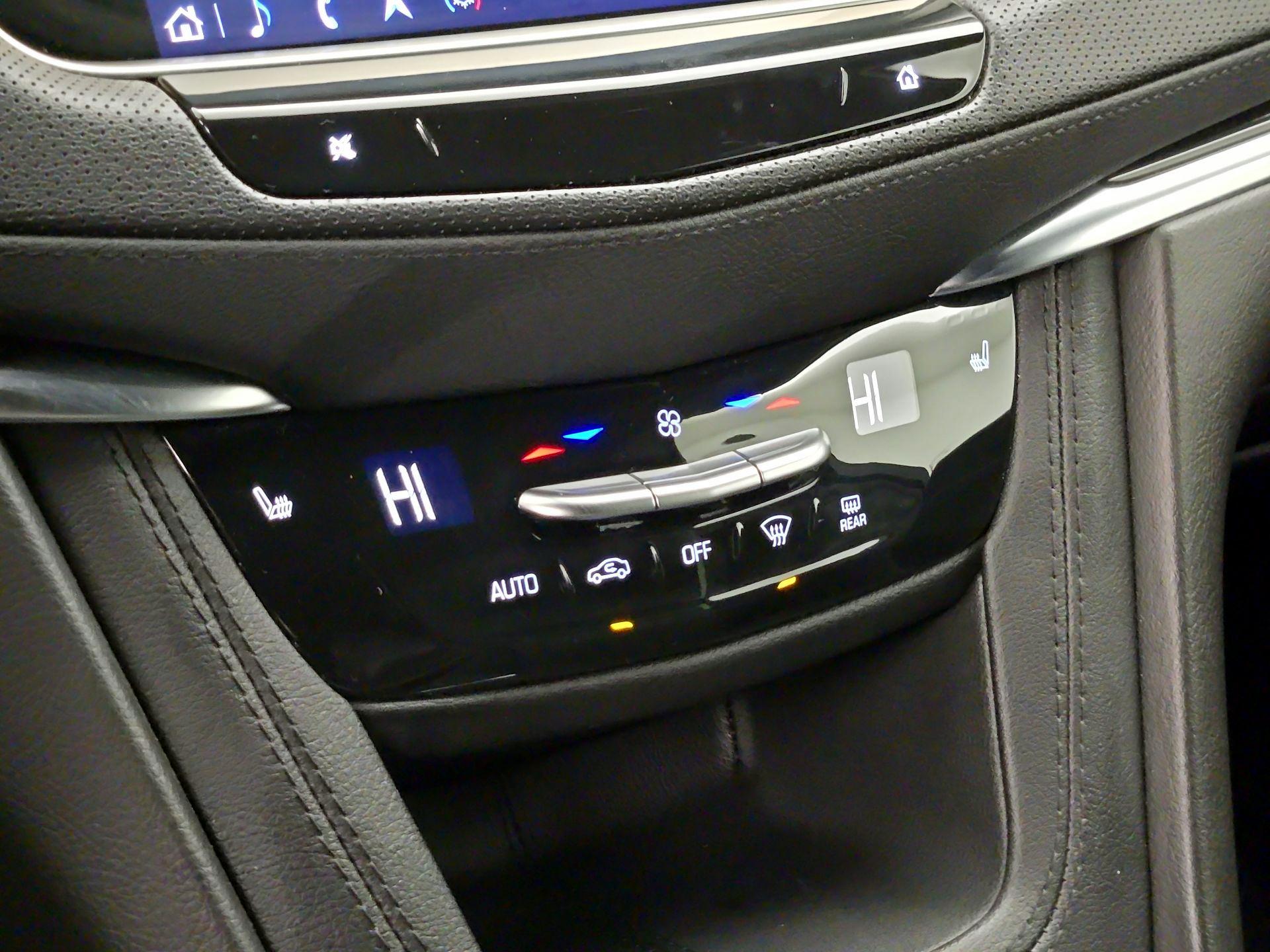 Thumbnail: 2025 Cadillac XT5 - 17