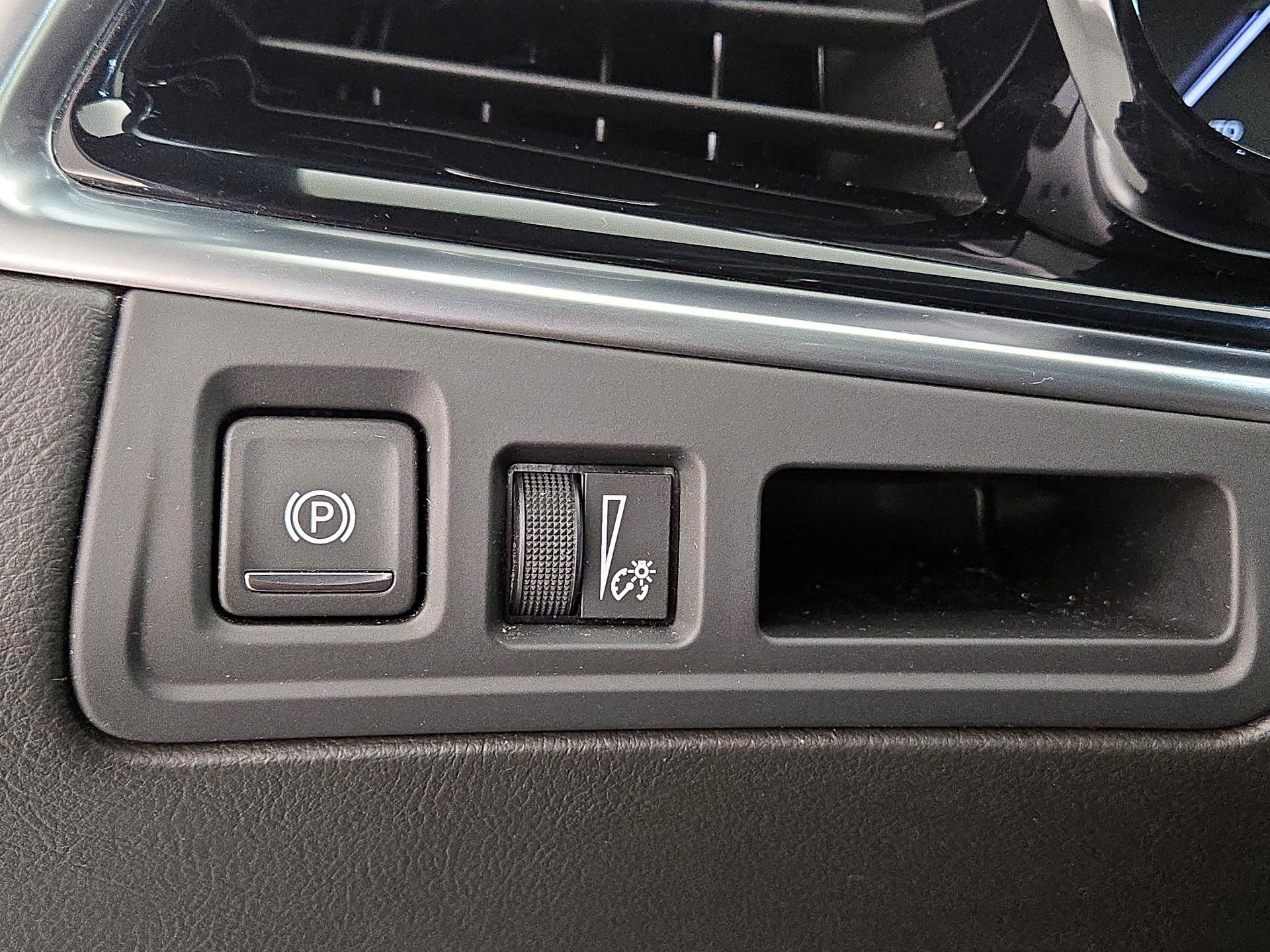 Thumbnail: 2025 Cadillac XT6 - 13