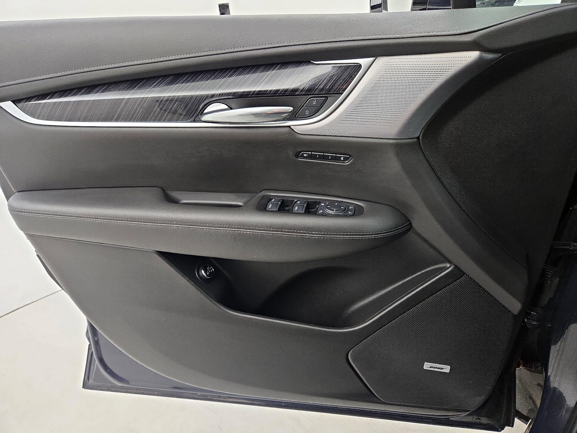 Thumbnail: 2025 Cadillac XT6 - 12