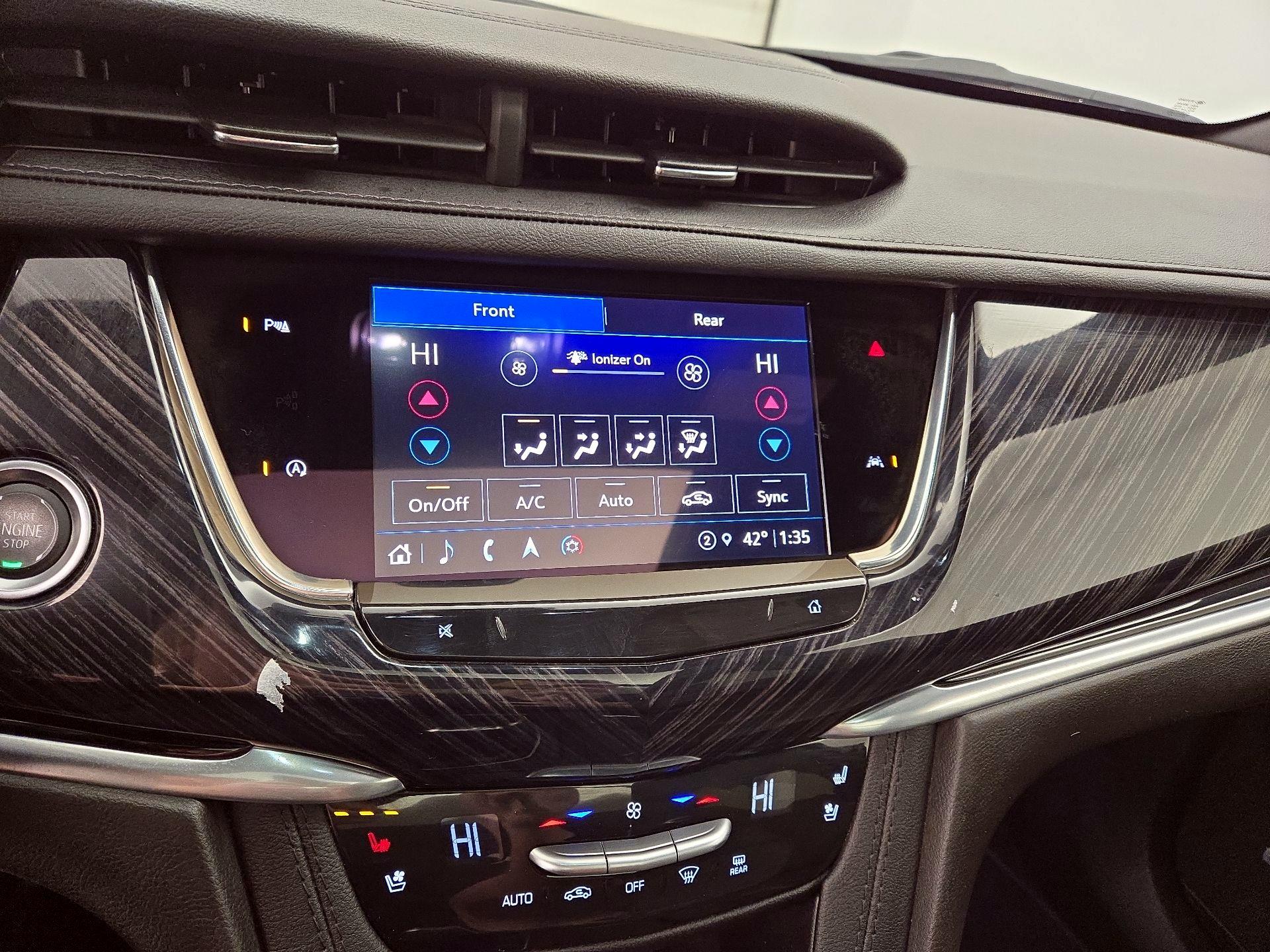 Thumbnail: 2025 Cadillac XT6 - 17