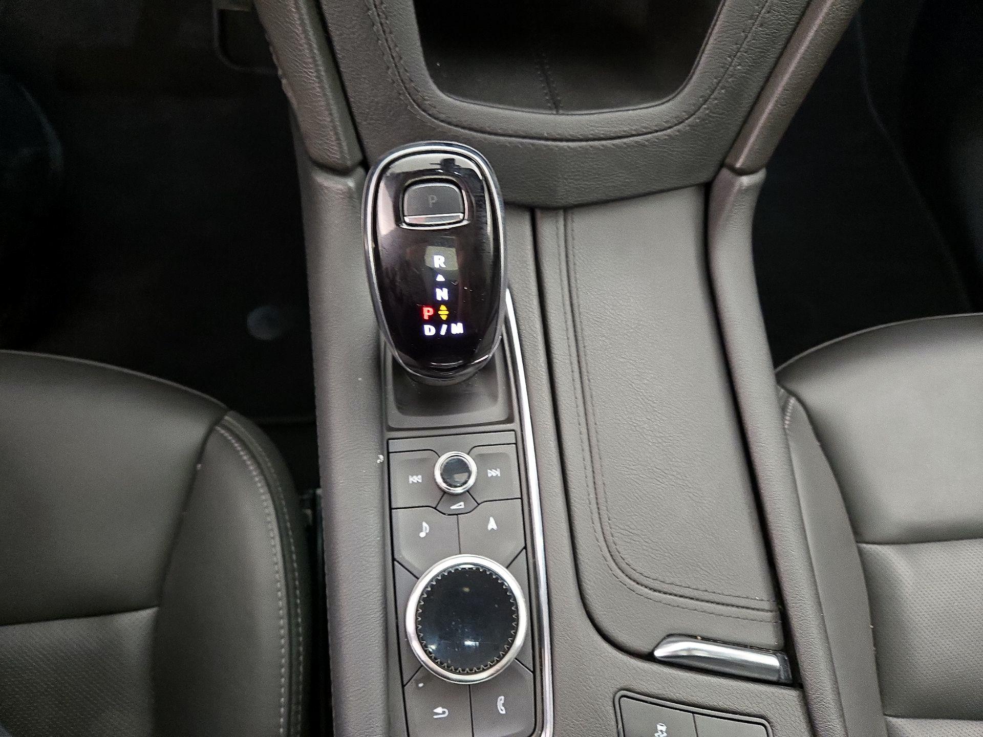 Thumbnail: 2025 Cadillac XT6 - 18