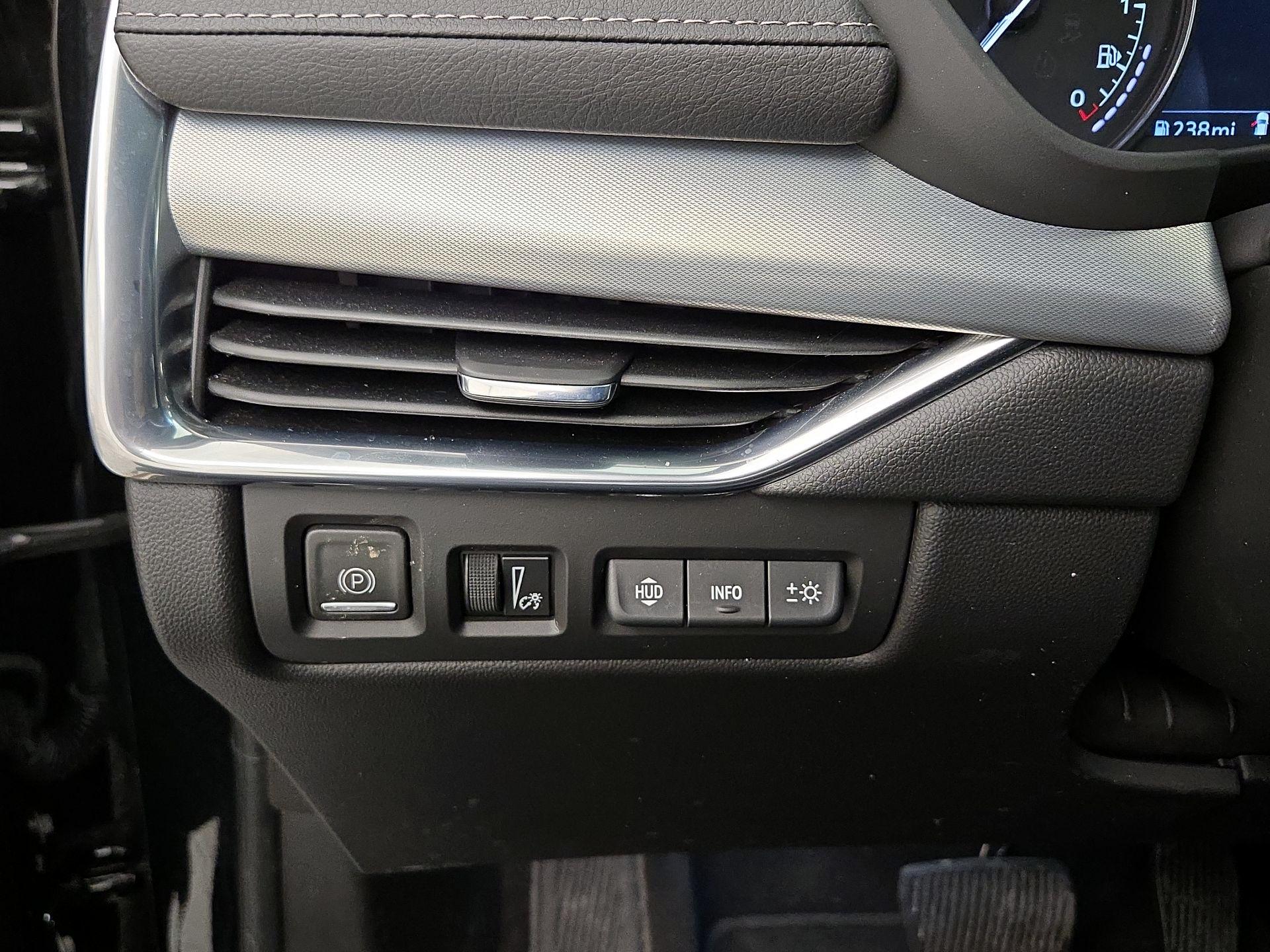 Thumbnail: 2023 Cadillac XT4 - 13