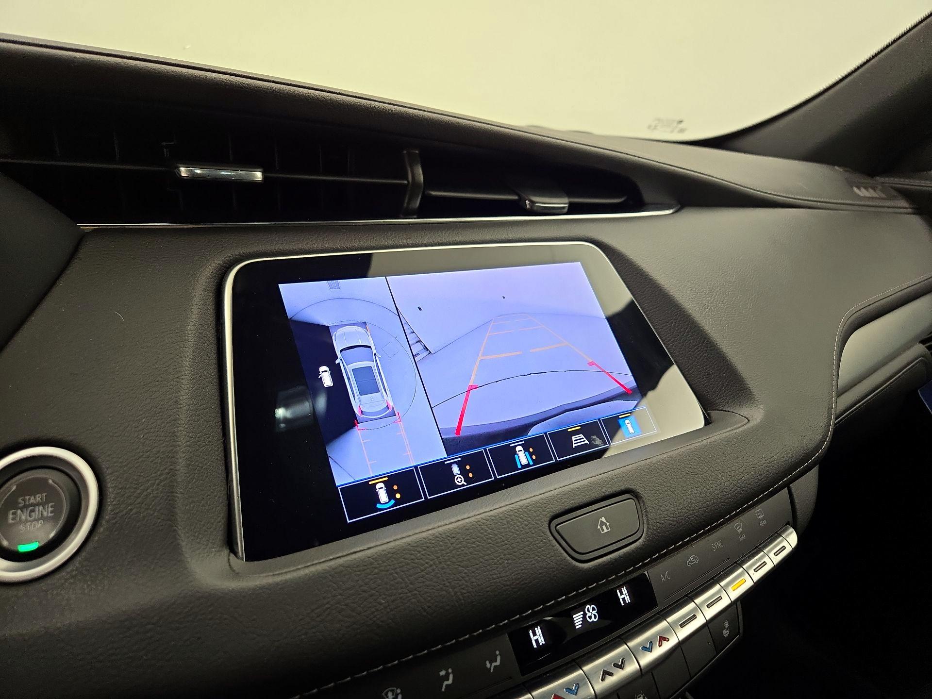 Thumbnail: 2023 Cadillac XT4 - 14