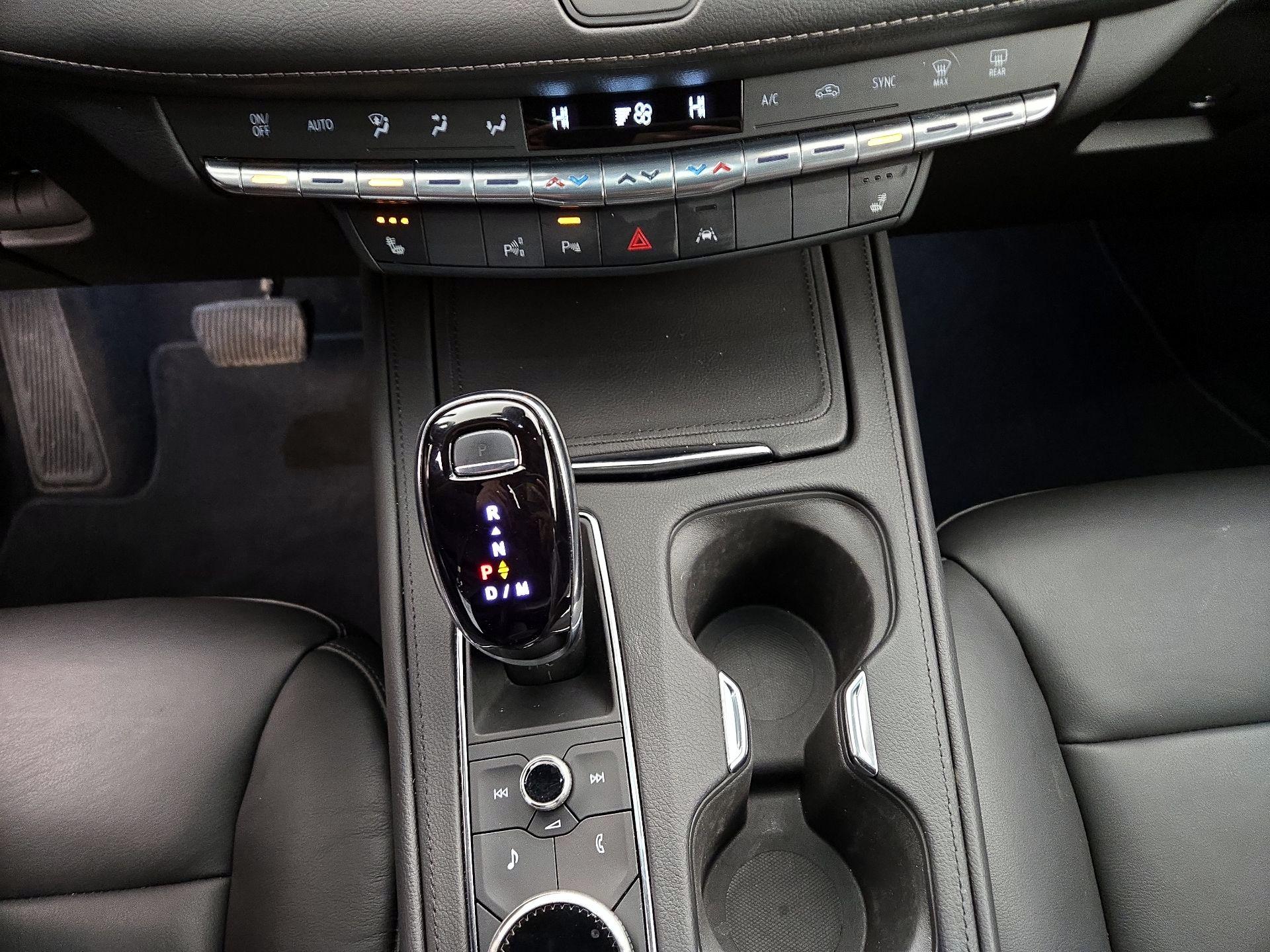 Thumbnail: 2023 Cadillac XT4 - 17