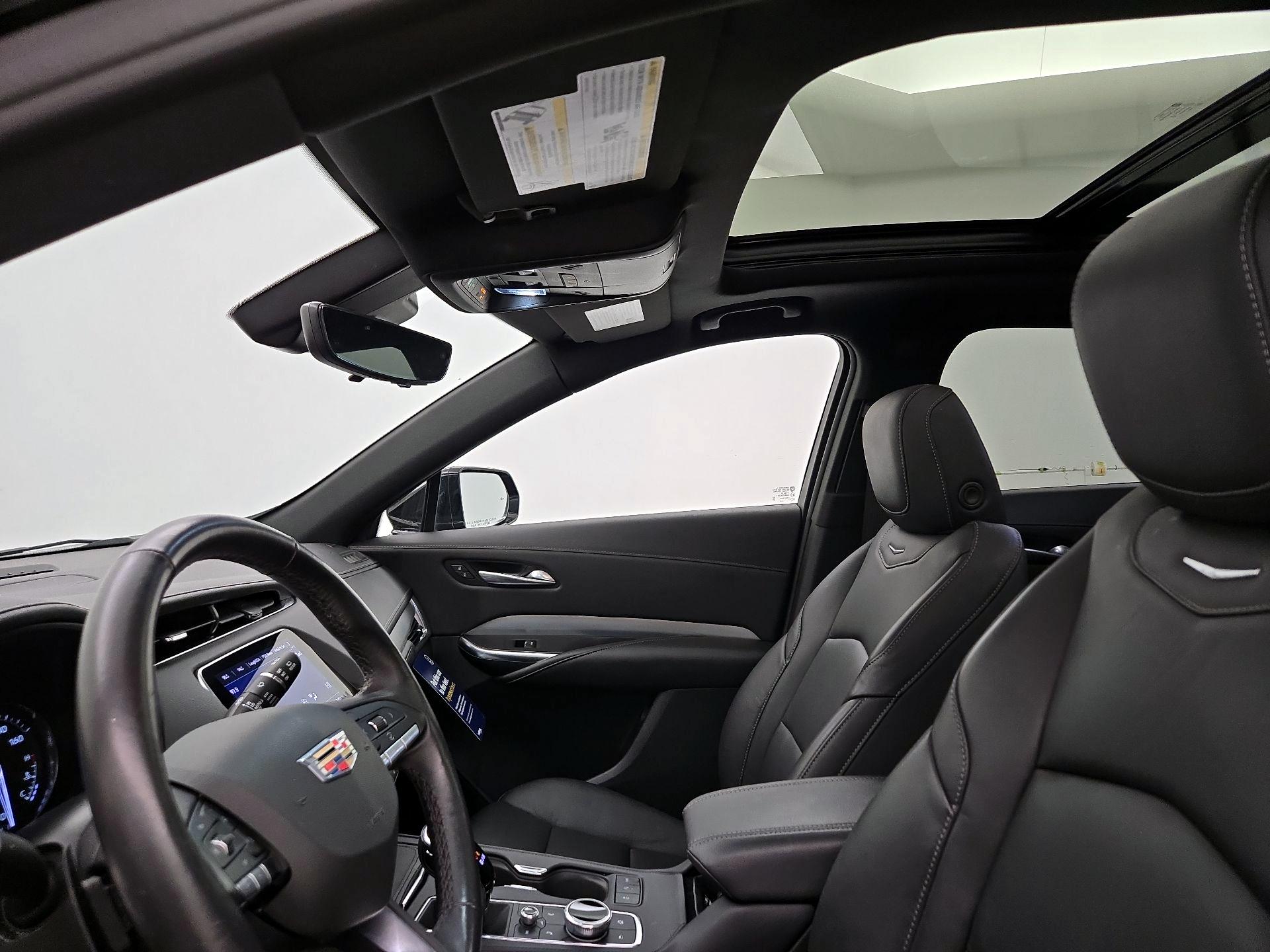 Thumbnail: 2023 Cadillac XT4 - 19