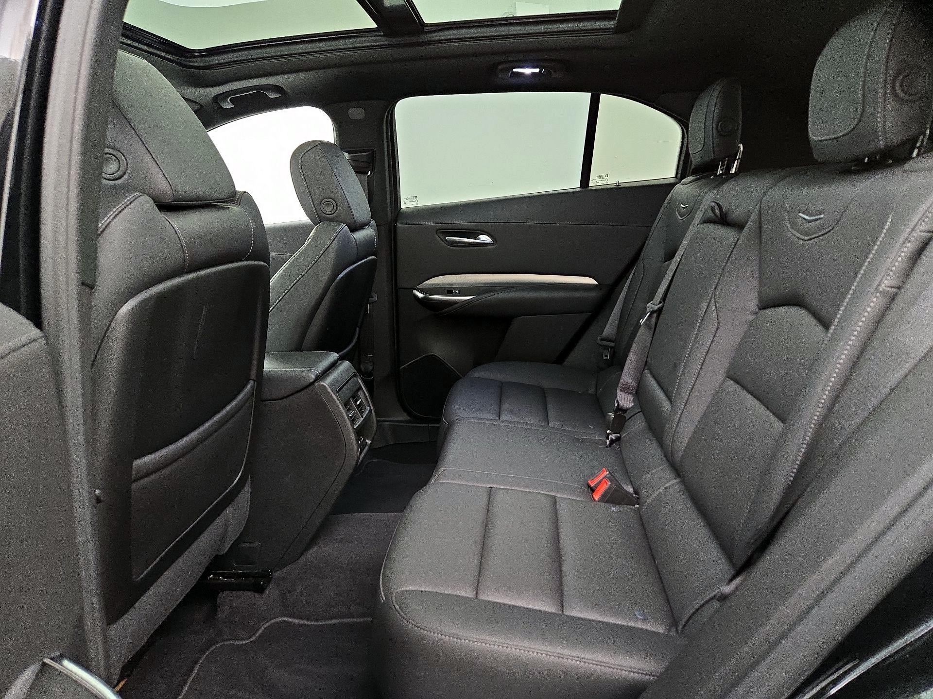 Thumbnail: 2023 Cadillac XT4 - 20