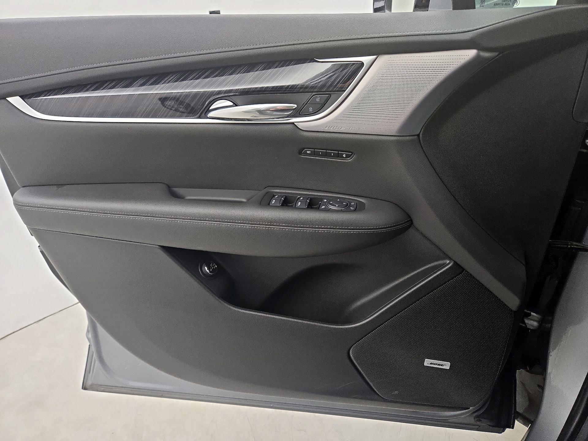 Thumbnail: 2025 Cadillac XT6 - 12