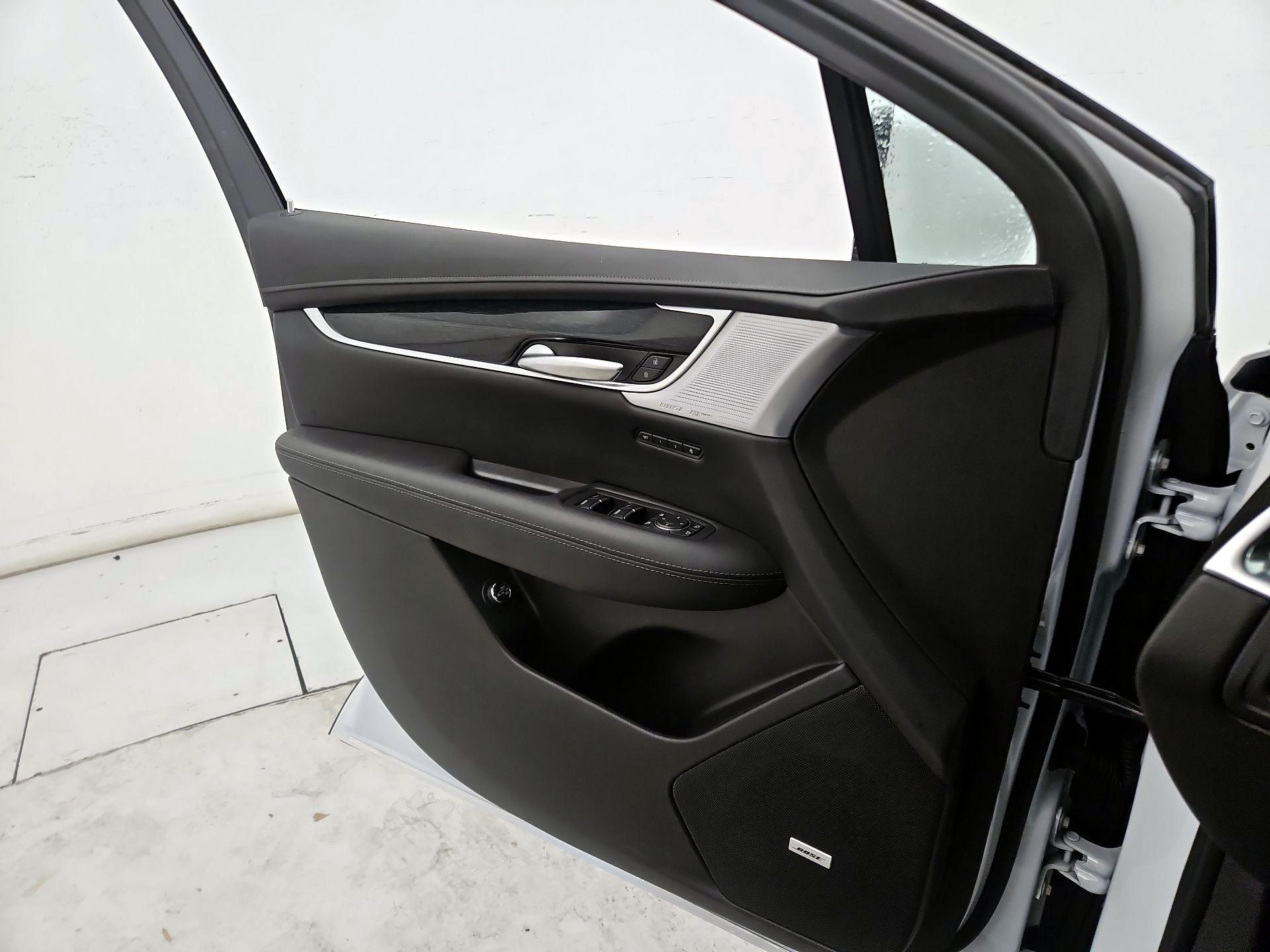 Thumbnail: 2025 Cadillac XT5 - 12