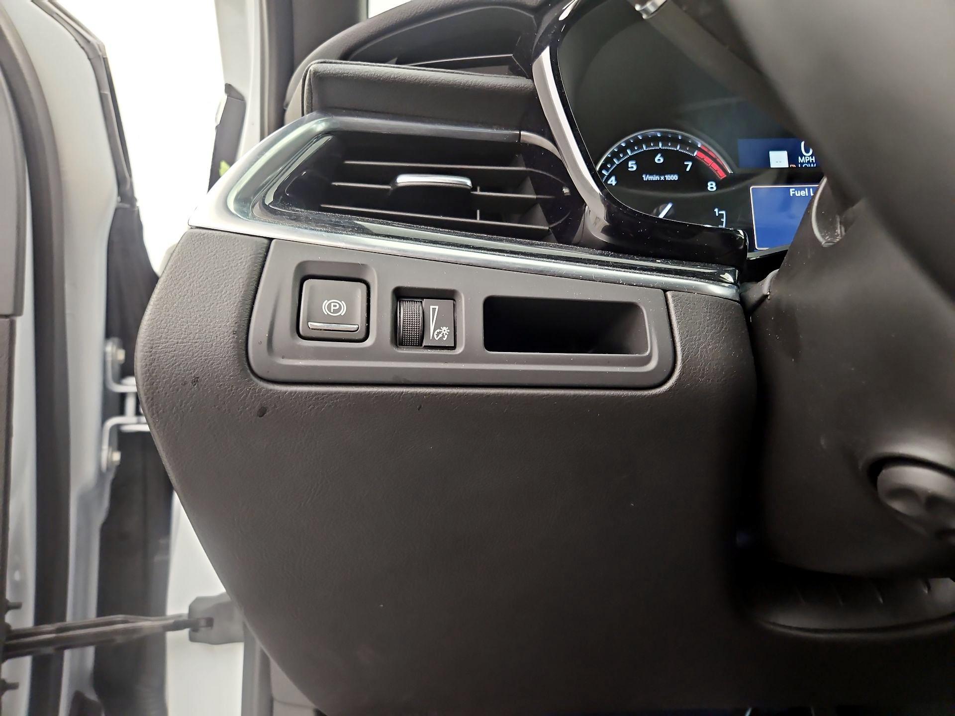 Thumbnail: 2025 Cadillac XT5 - 13