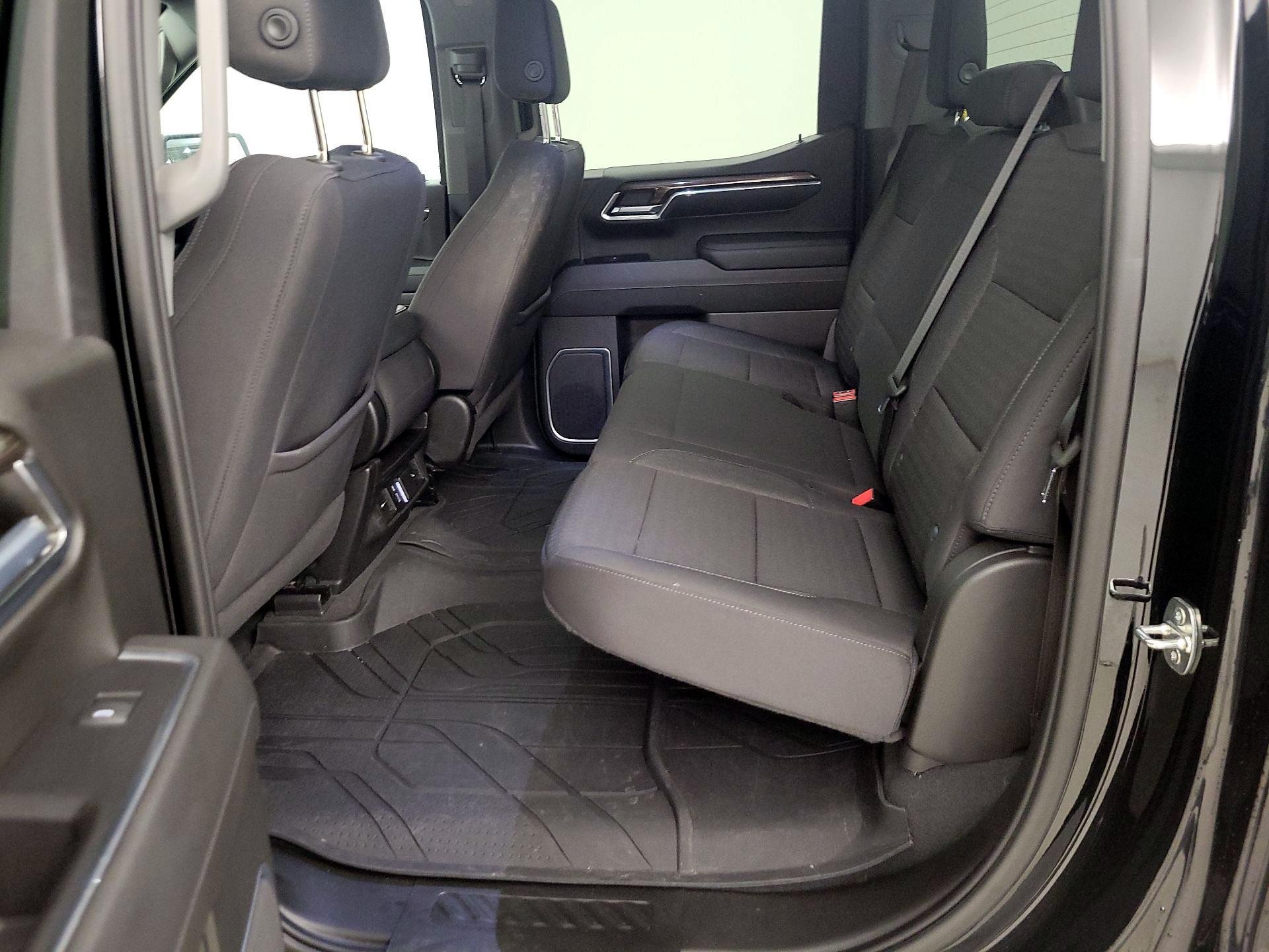 Thumbnail: 2022 Chevrolet Silverado 1500 - 19