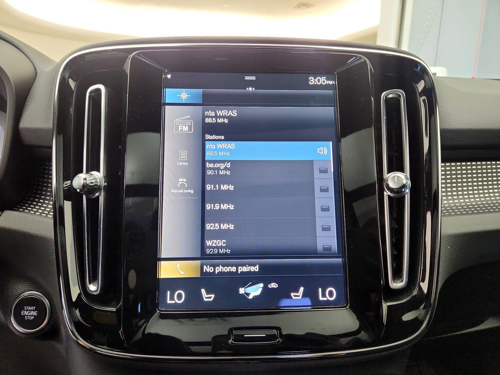 Thumbnail: 2022 Volvo XC40 - 15