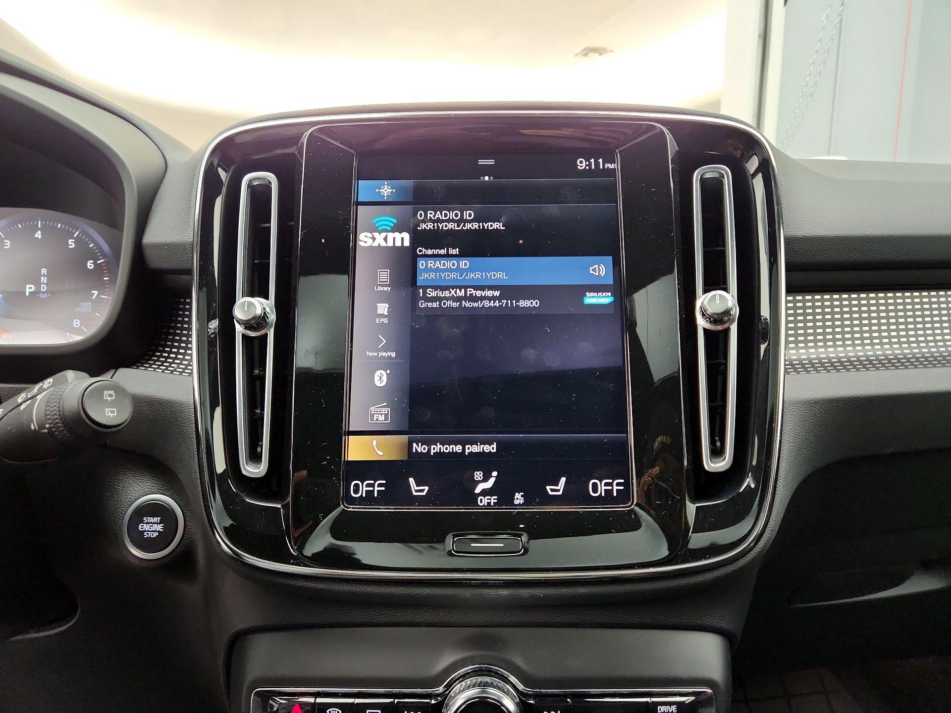 Thumbnail: 2022 Volvo XC40 - 16